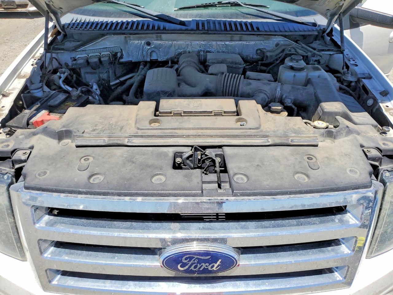 2014 Ford Expedition Limited White vin: 1FMJU2A57EEF47870