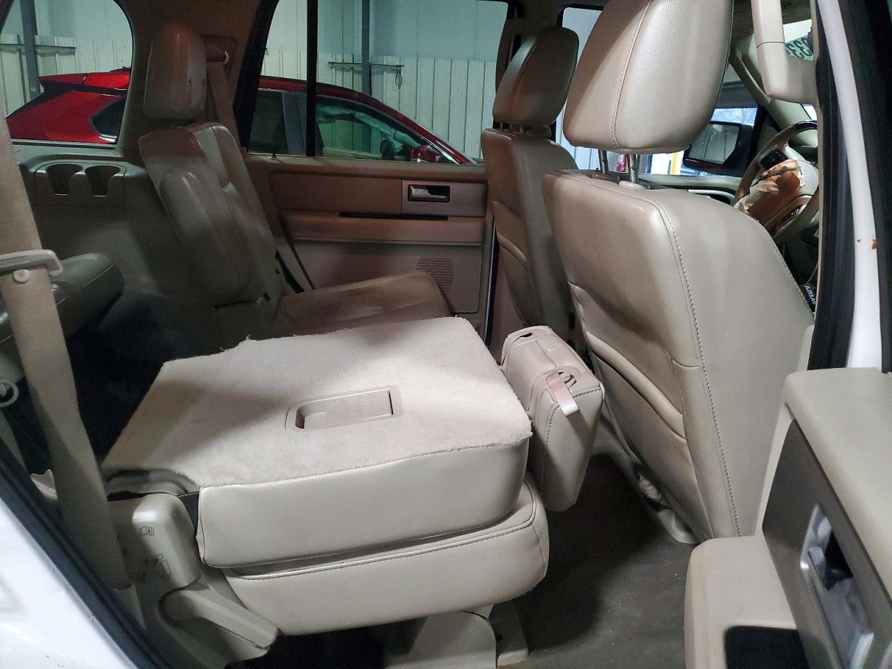 2011 Ford Expedition Limited White vin: 1FMJU2A58BEF04098