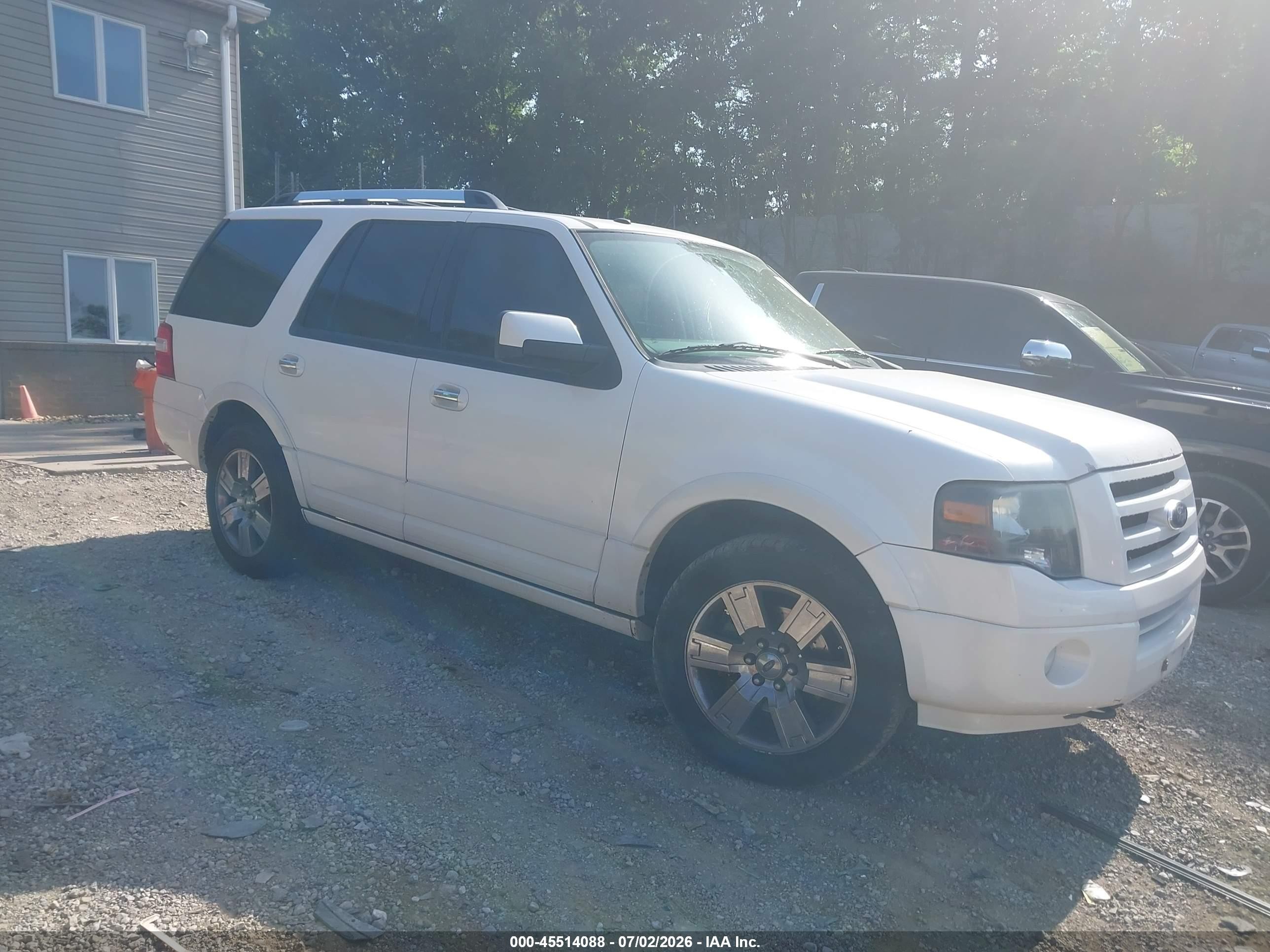 2010 Ford Expedition Limited White vin: 1FMJU2A59AEB46346