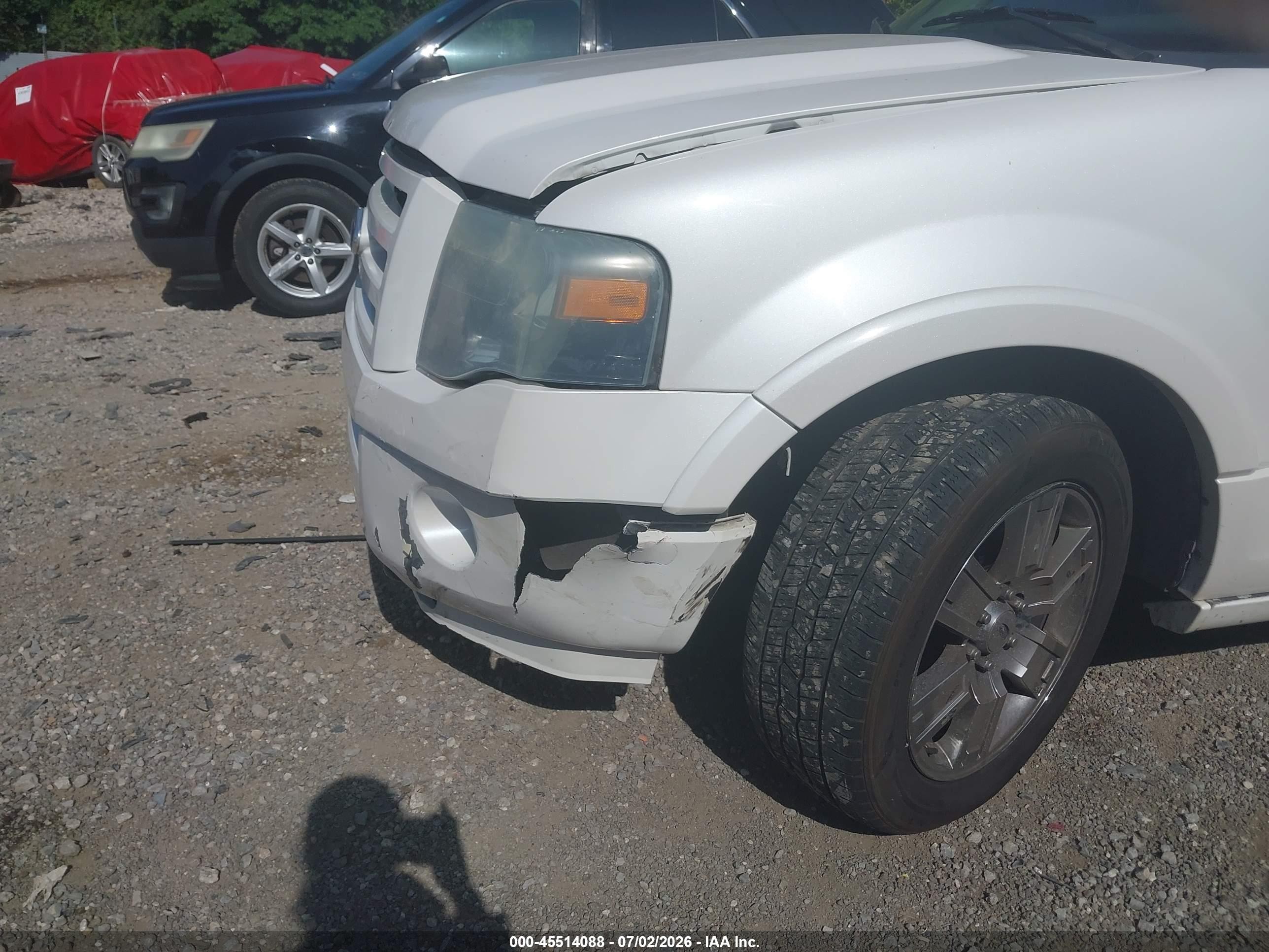 2010 Ford Expedition Limited White vin: 1FMJU2A59AEB46346