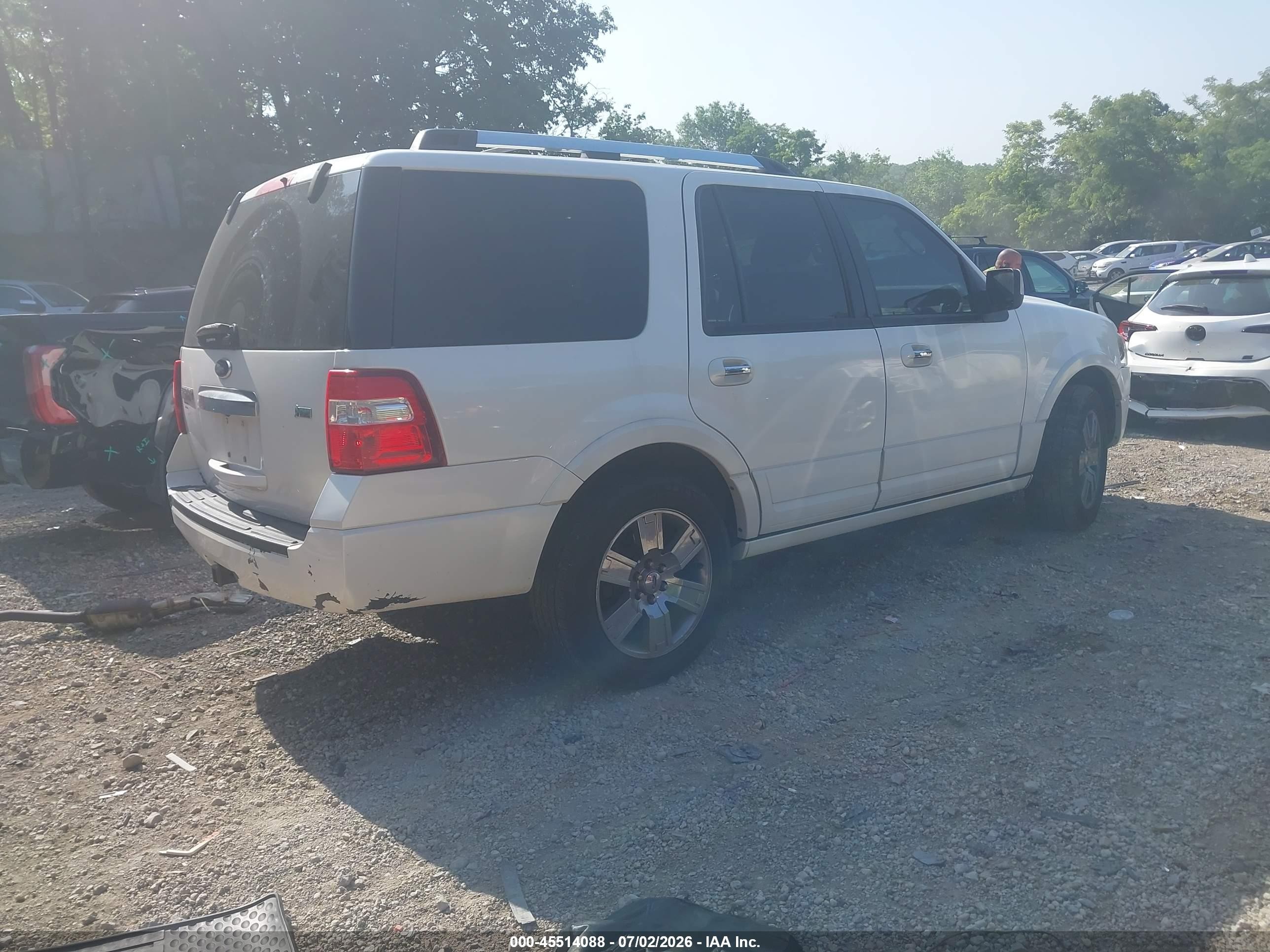 2010 Ford Expedition Limited White vin: 1FMJU2A59AEB46346