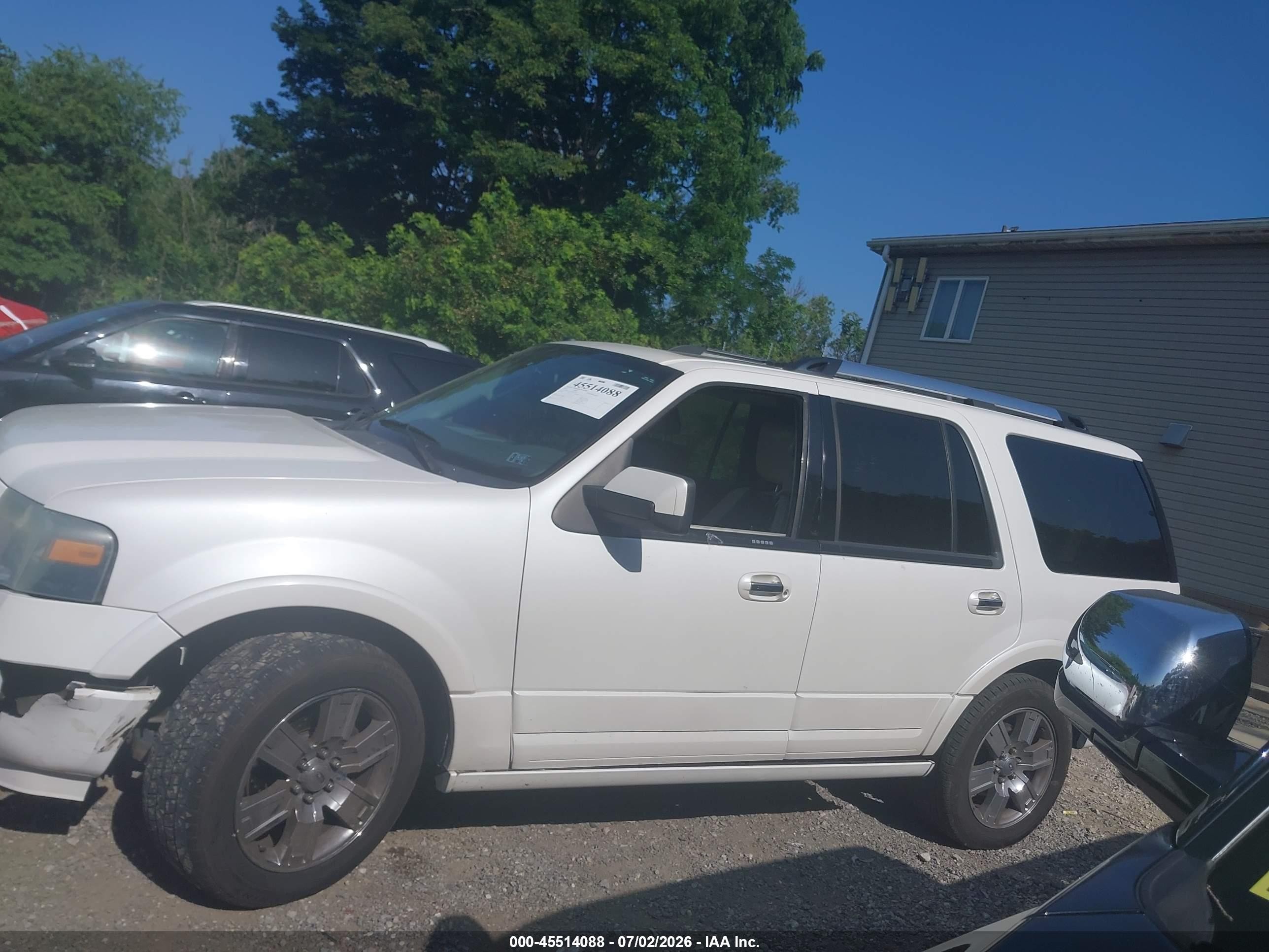 2010 Ford Expedition Limited White vin: 1FMJU2A59AEB46346