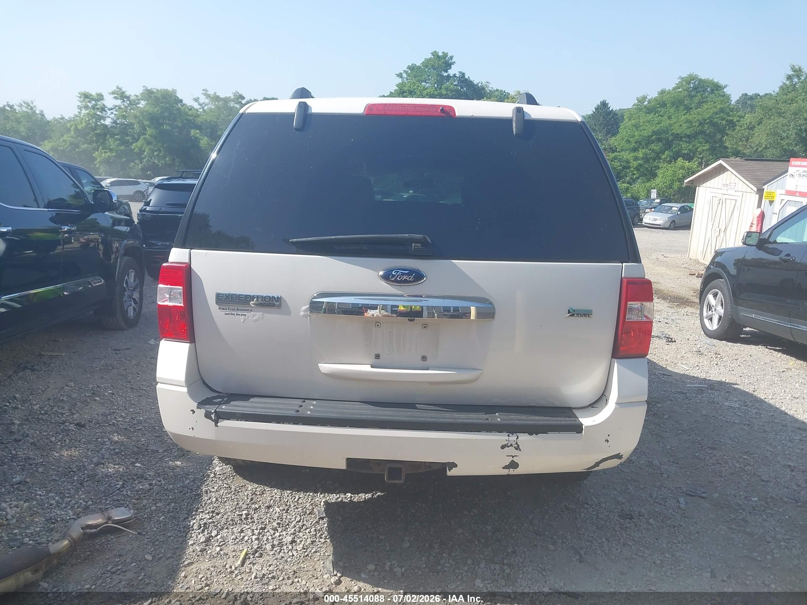 2010 Ford Expedition Limited White vin: 1FMJU2A59AEB46346