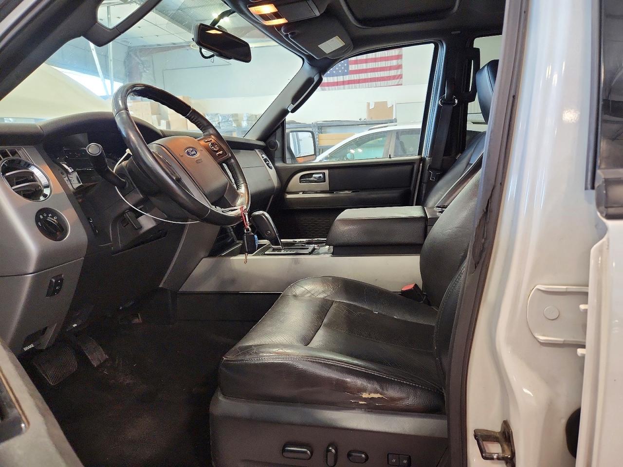 2011 Ford Expedition Limited White vin: 1FMJU2A59BEF08418