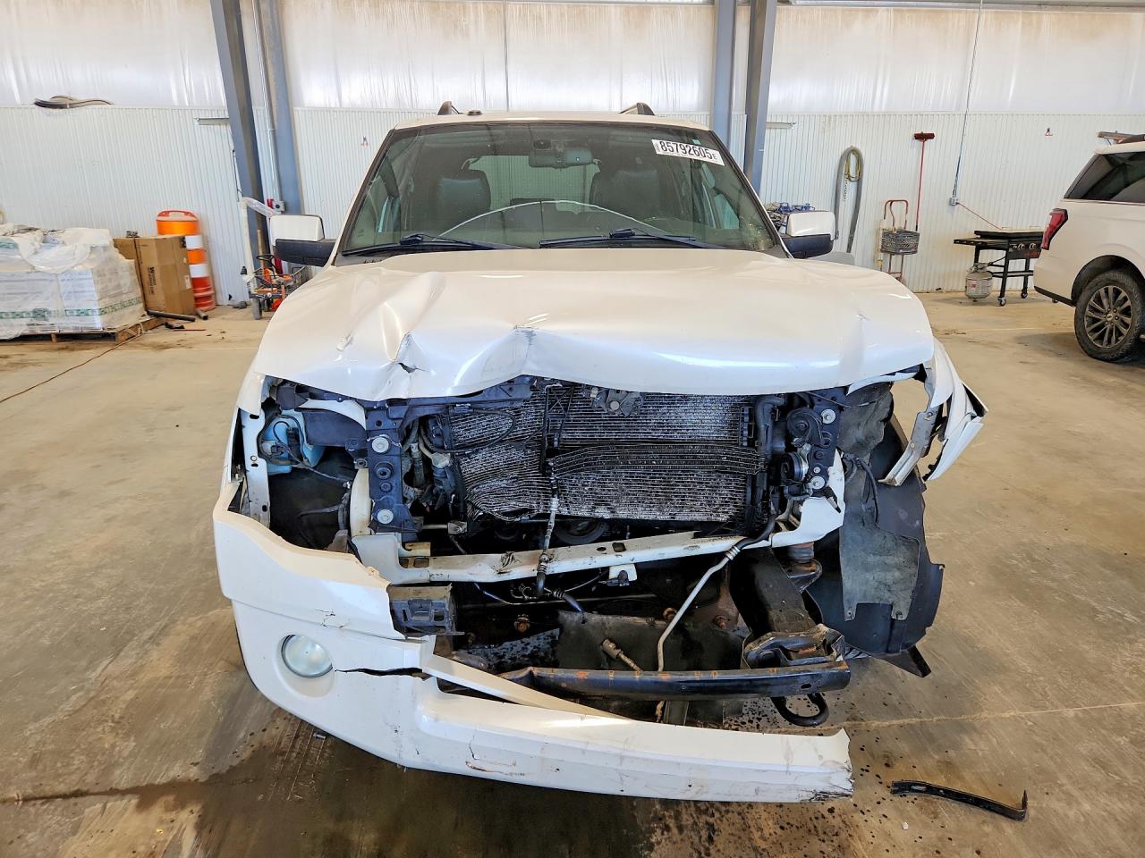 2011 Ford Expedition Limited White vin: 1FMJU2A59BEF08418