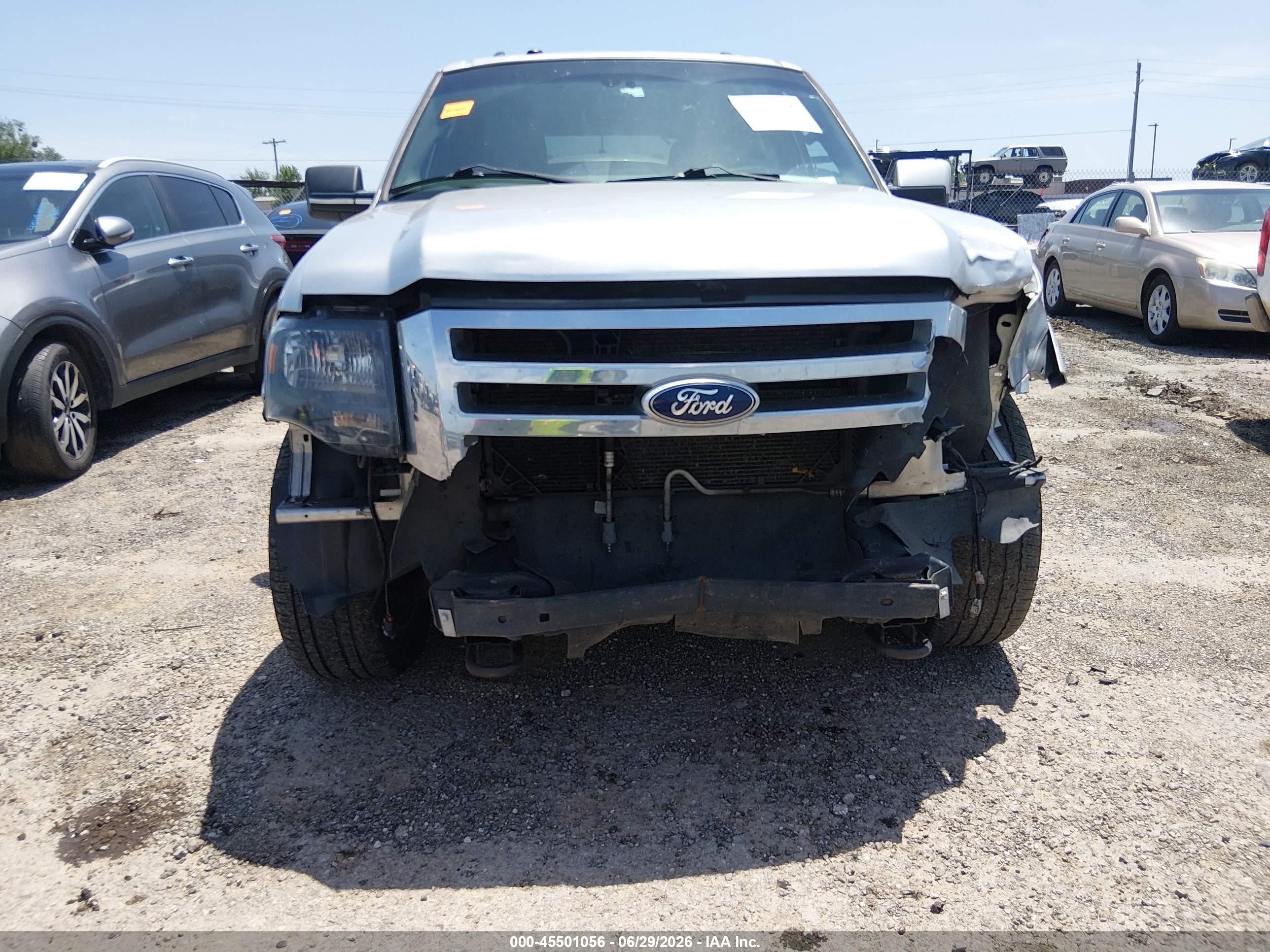 2011 Ford Expedition Limited Silver vin: 1FMJU2A59BEF21153