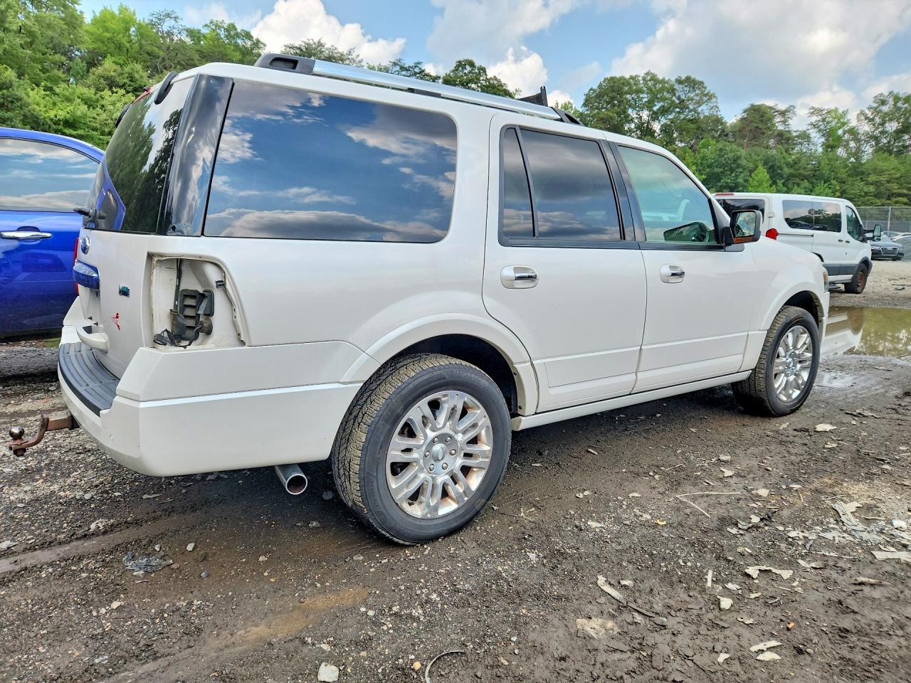 2011 Ford Expedition Limited White vin: 1FMJU2A5XBEF23705