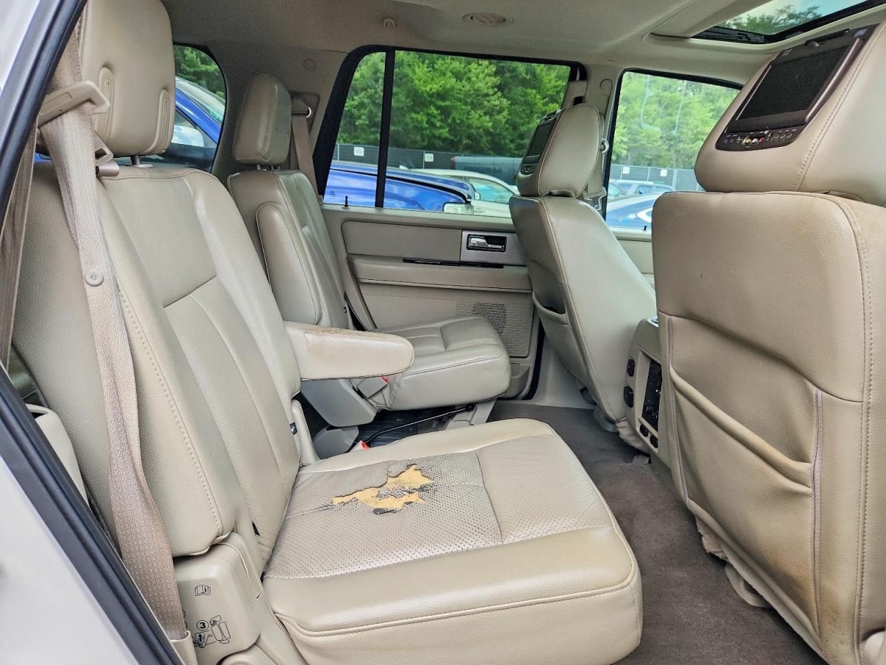 2011 Ford Expedition Limited White vin: 1FMJU2A5XBEF23705