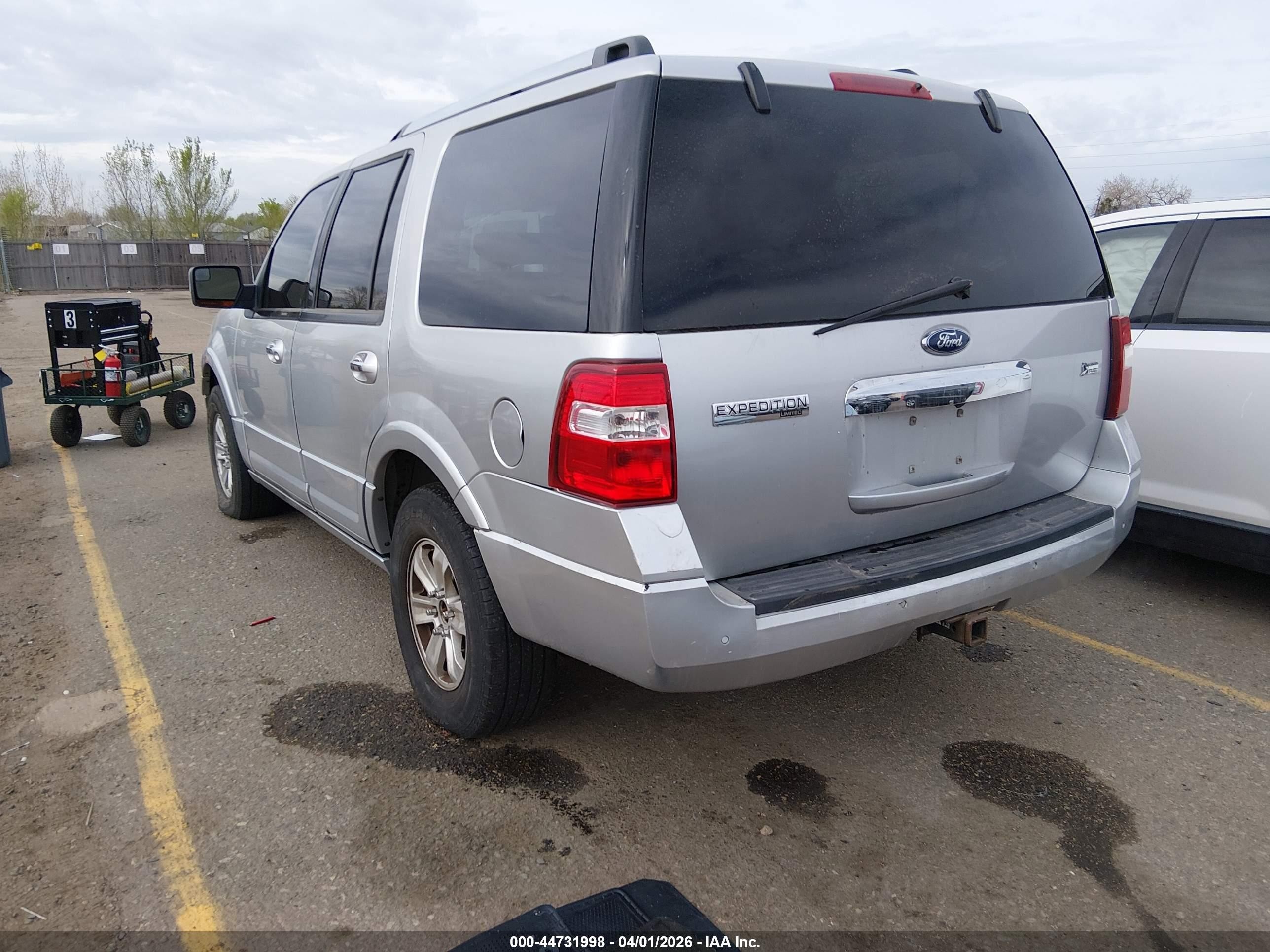 2014 Ford Expedition Limited Silver vin: 1FMJU2A5XEEF23837