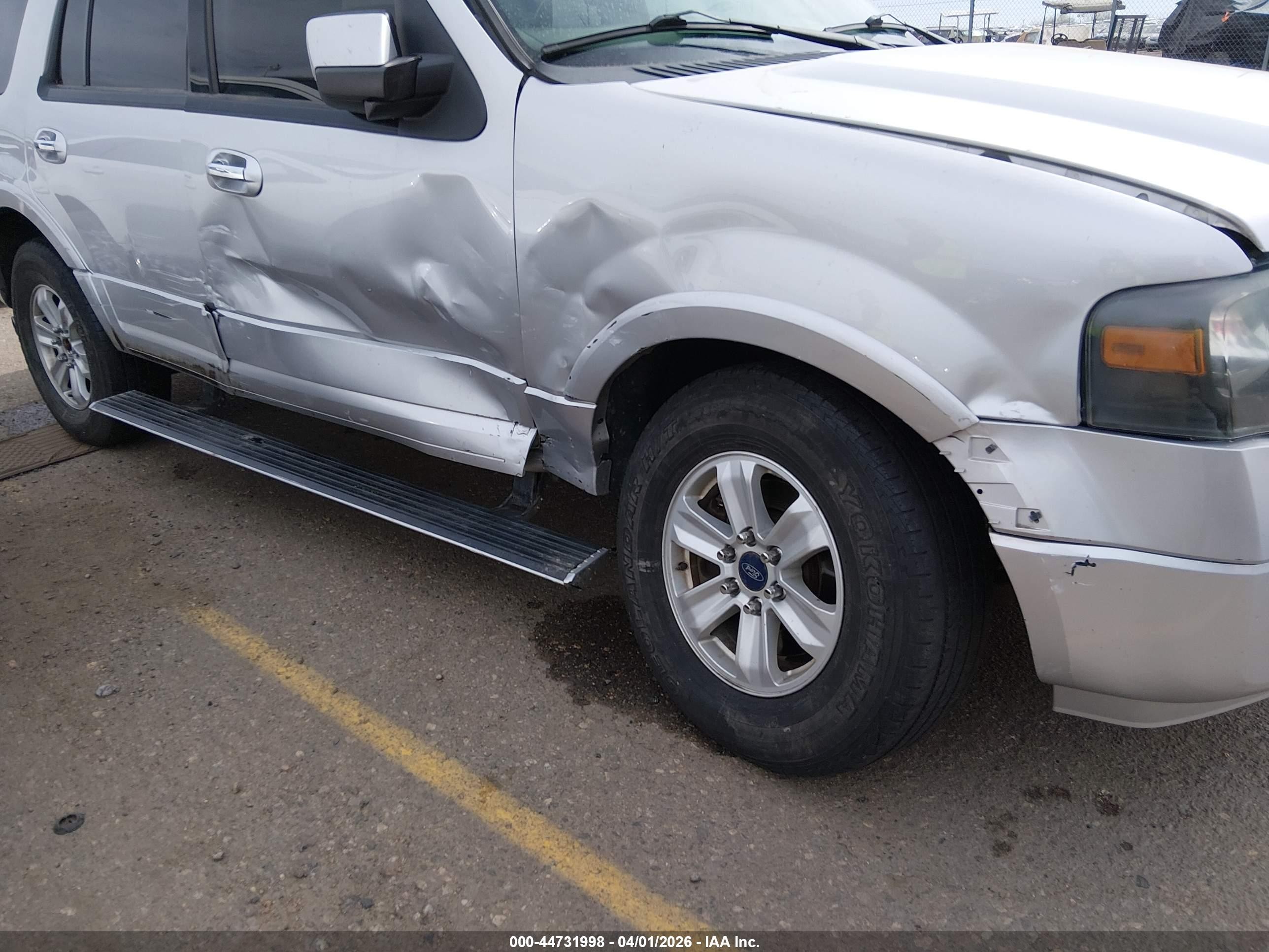 2014 Ford Expedition Limited Silver vin: 1FMJU2A5XEEF23837