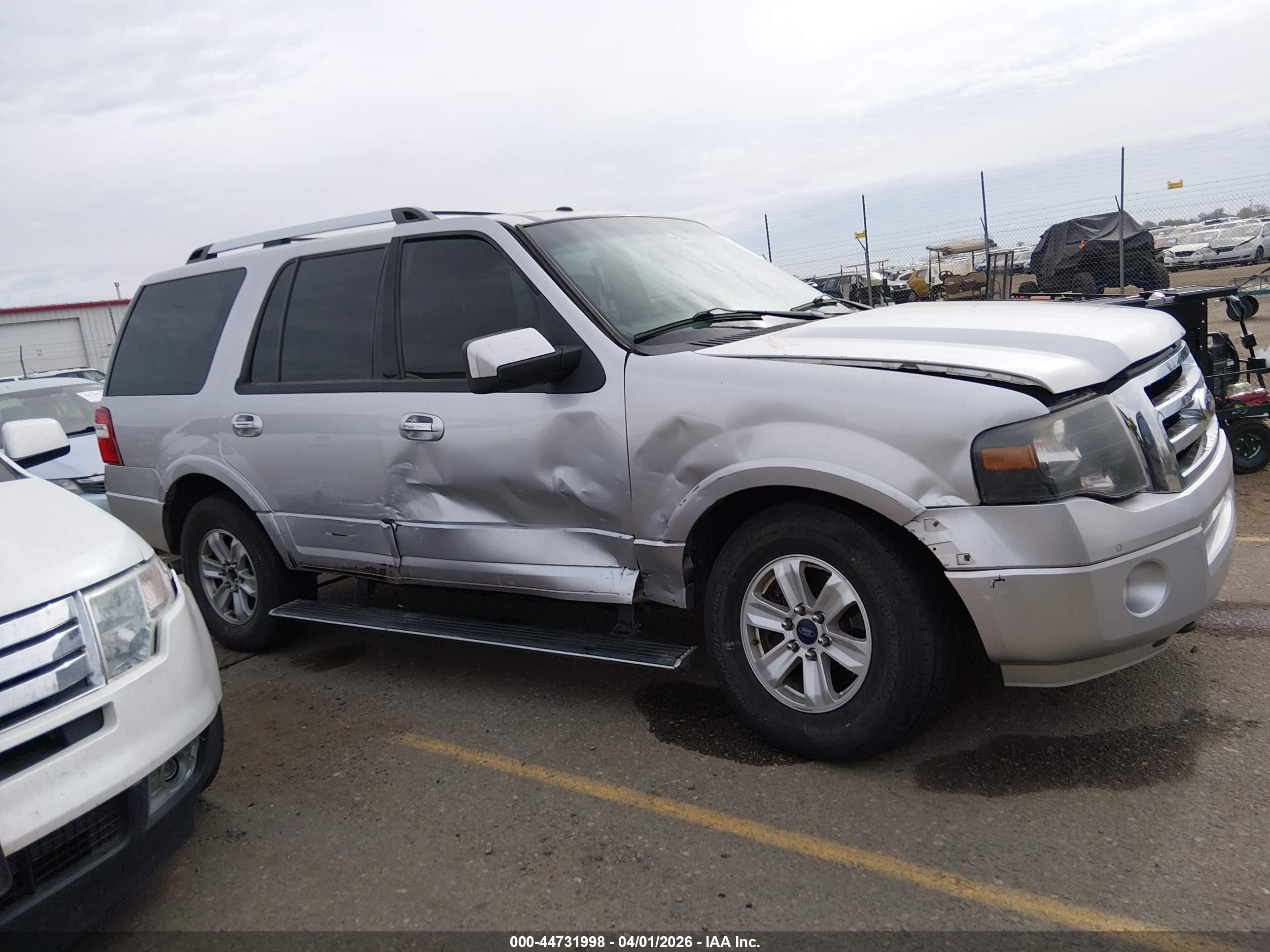 2014 Ford Expedition Limited Silver vin: 1FMJU2A5XEEF23837