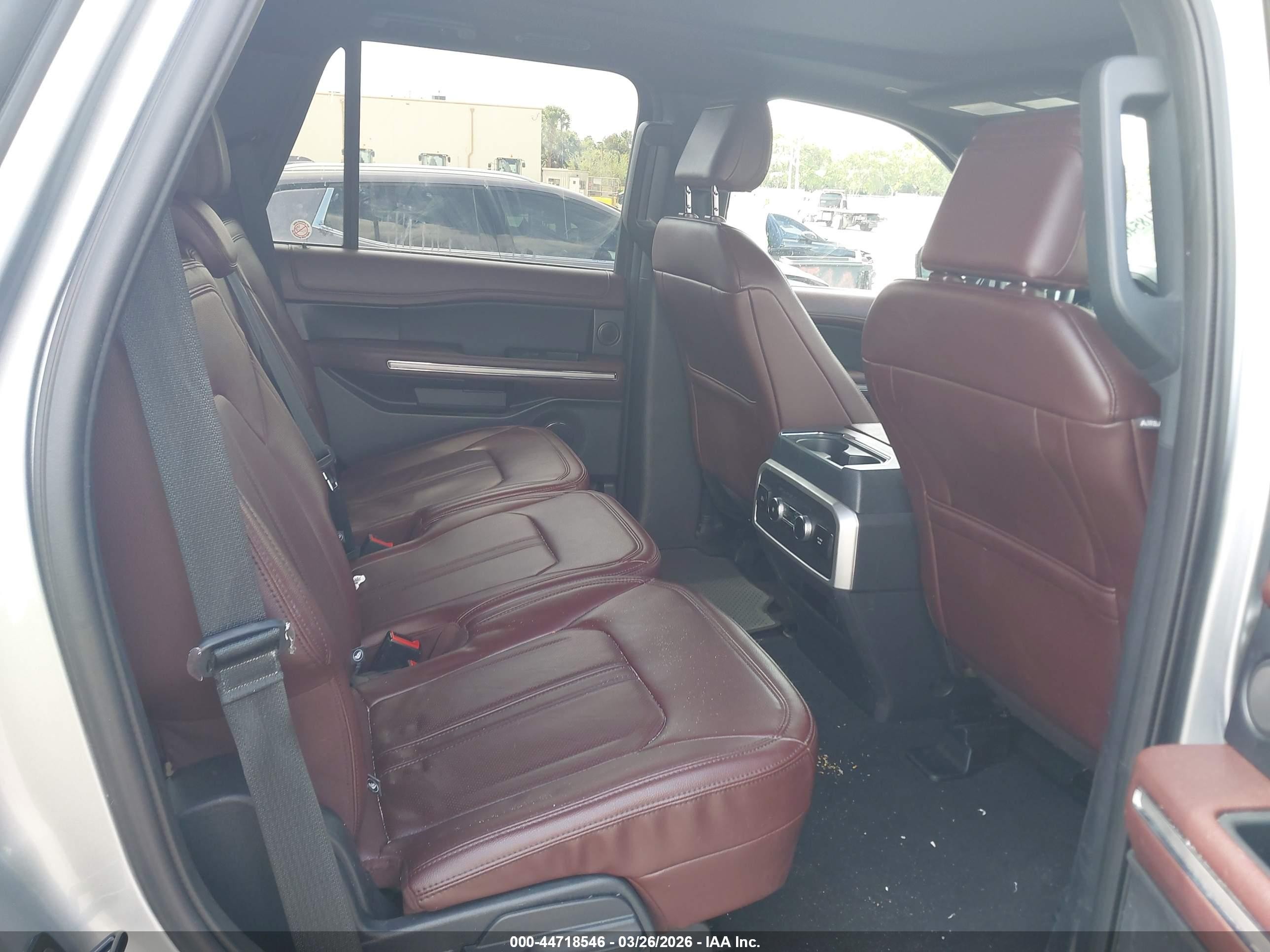 2024 Ford Expedition Limited Silver vin: 1FMJU2A80REA19944