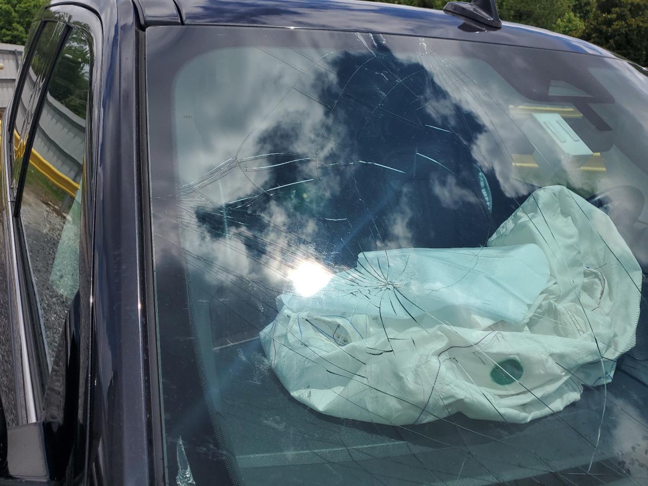 2024 Ford Expedition Limited Gray vin: 1FMJU2A8XREA65345 Damage: Windshield, Broken, Replacement Required