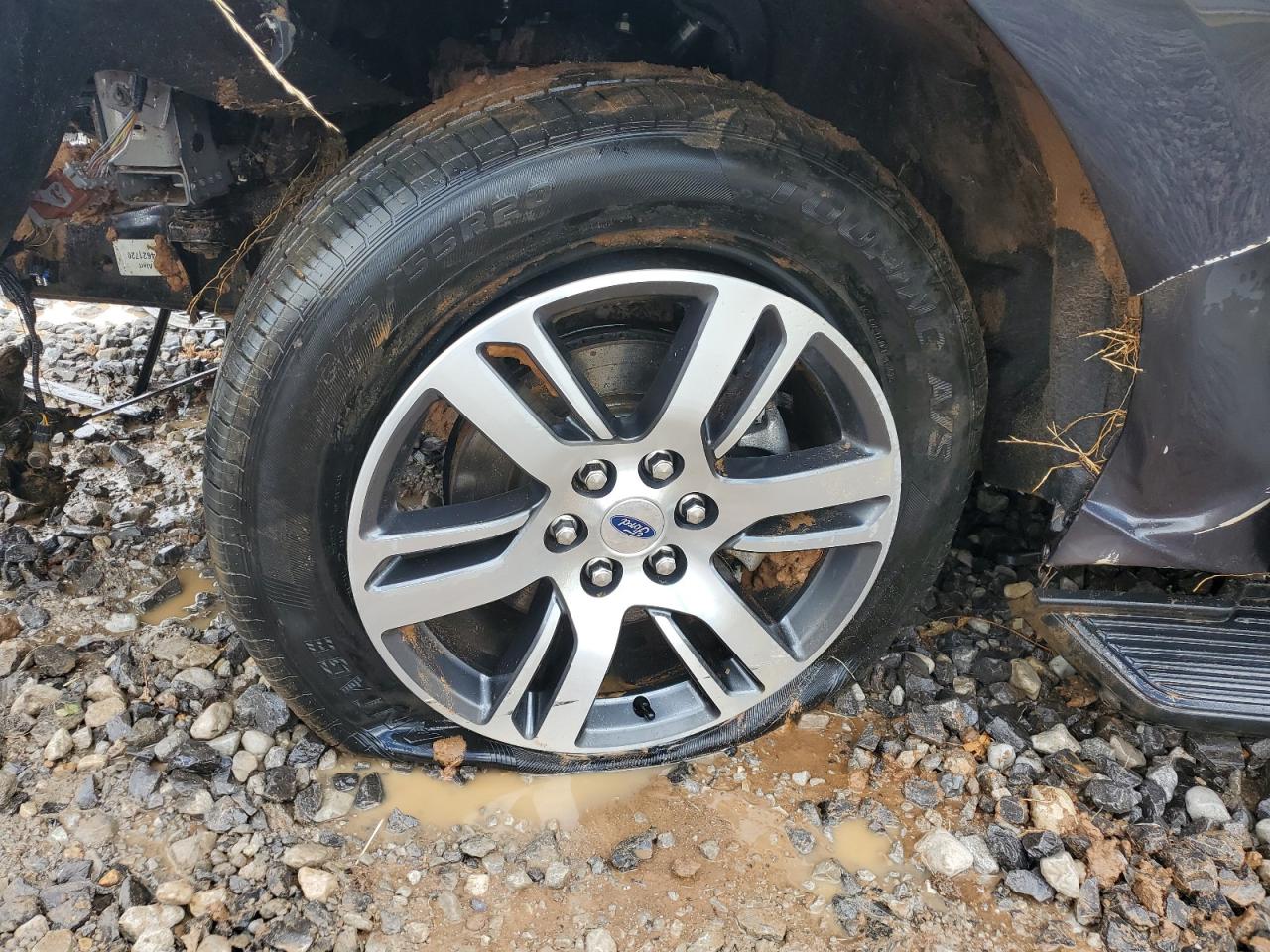 2024 Ford Expedition Limited Gray vin: 1FMJU2A8XREA65345 Damage: Left Front Tire, Flat, Repair Required