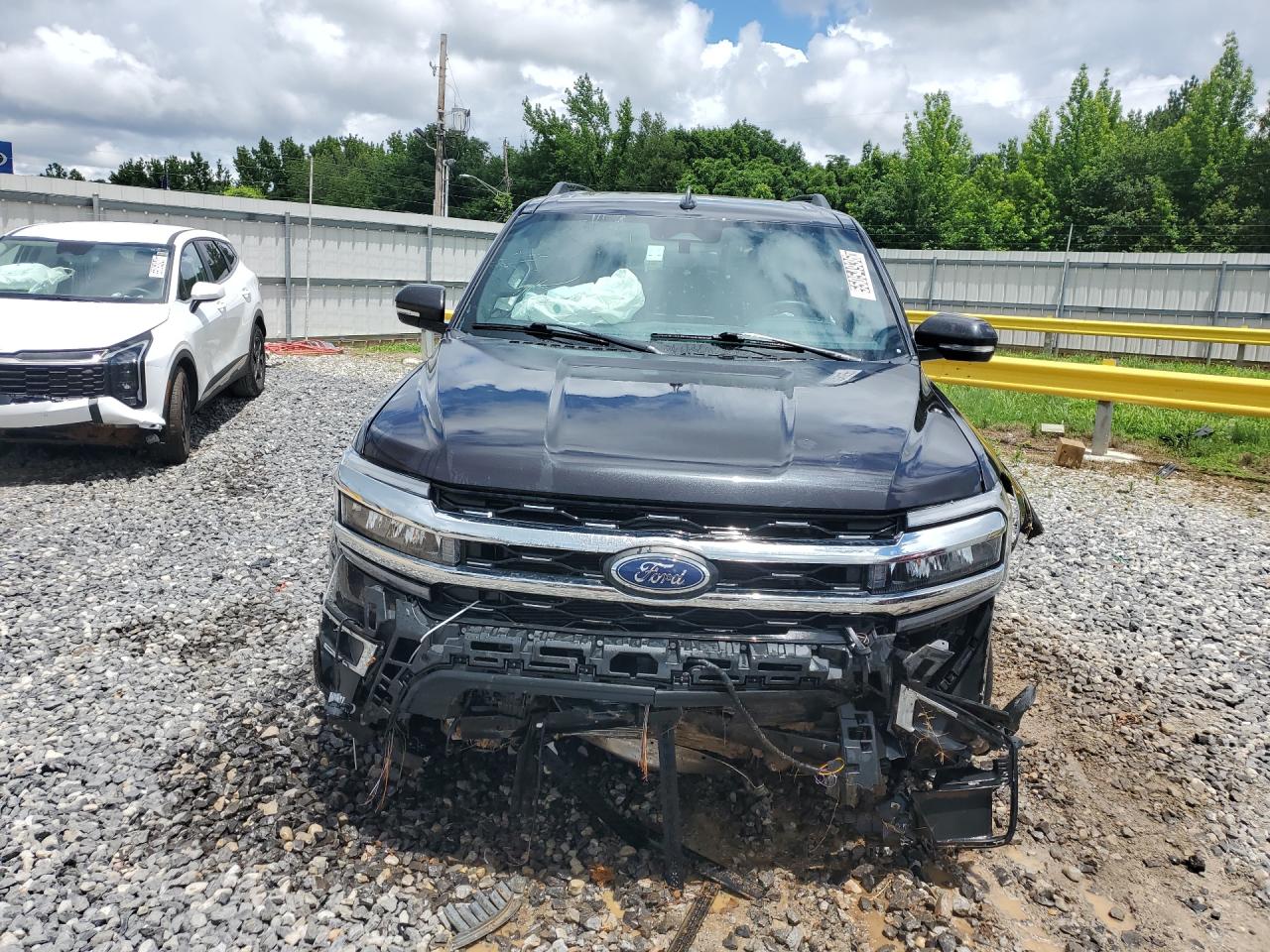 2024 Ford Expedition Limited Gray vin: 1FMJU2A8XREA65345 Damage: Front Bumper, Missing, Replacement Required