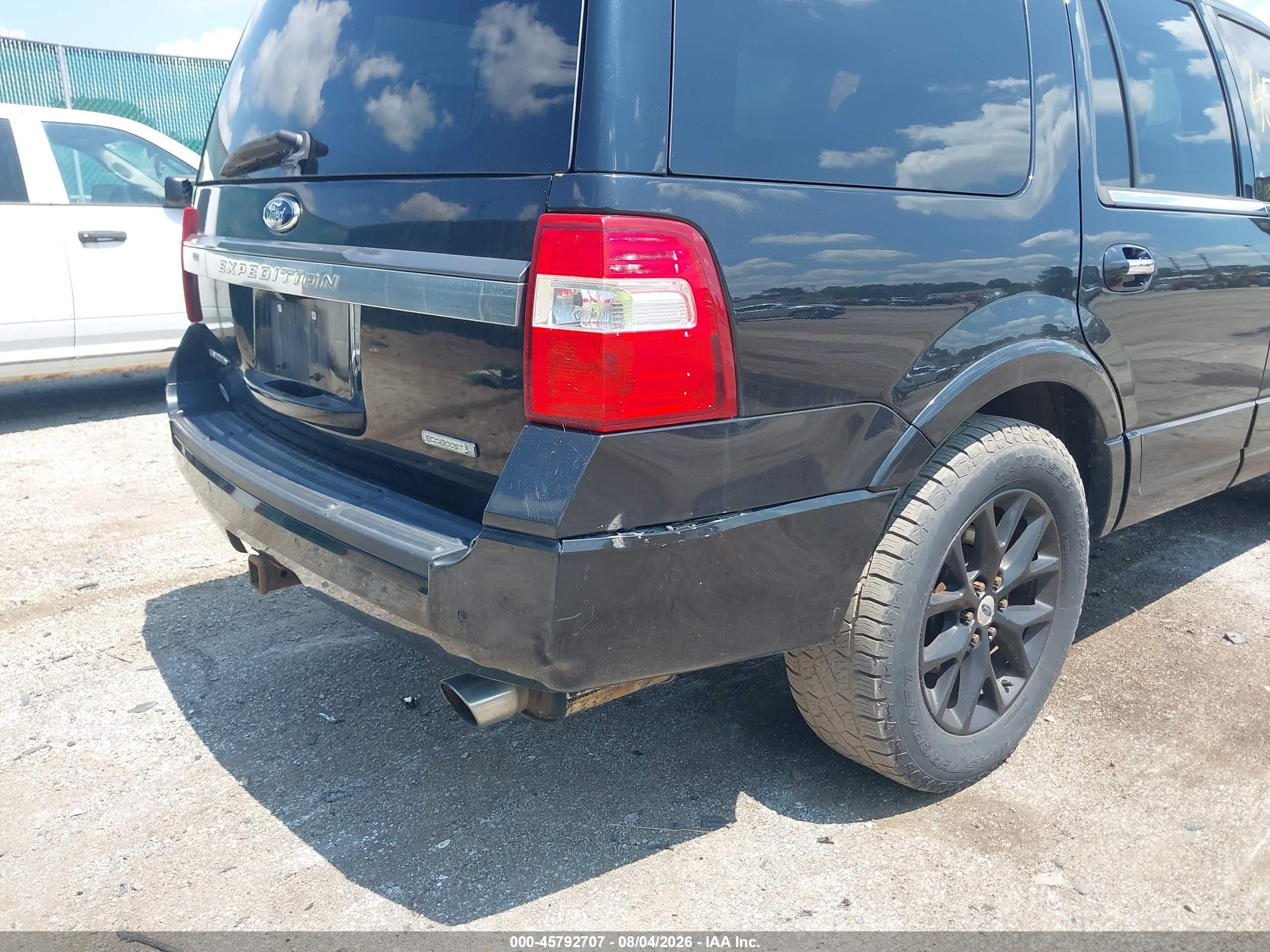 2015 Ford Expedition Limited Черный vin: 1FMJU2AT0FEF05802