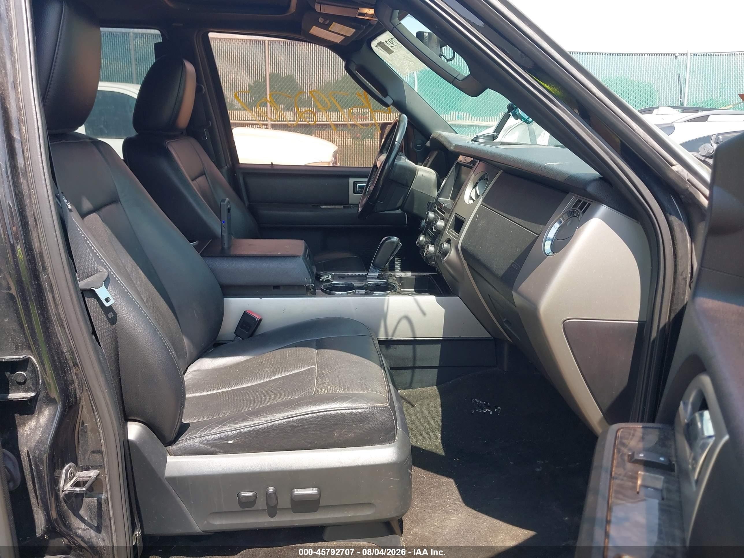 2015 Ford Expedition Limited Черный vin: 1FMJU2AT0FEF05802