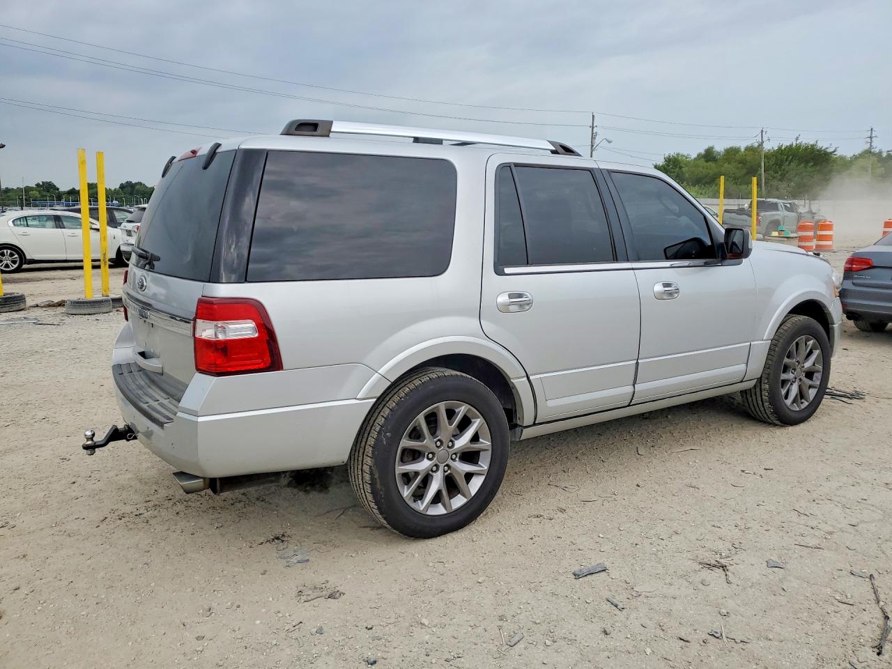 2015 Ford Expedition Limited Серебряный vin: 1FMJU2AT1FEF09888