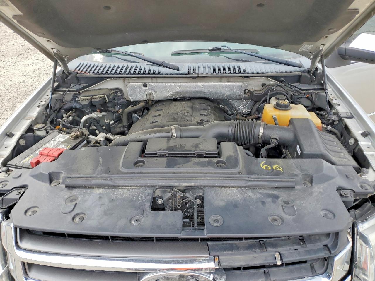 2015 Ford Expedition Limited Серебряный vin: 1FMJU2AT1FEF09888