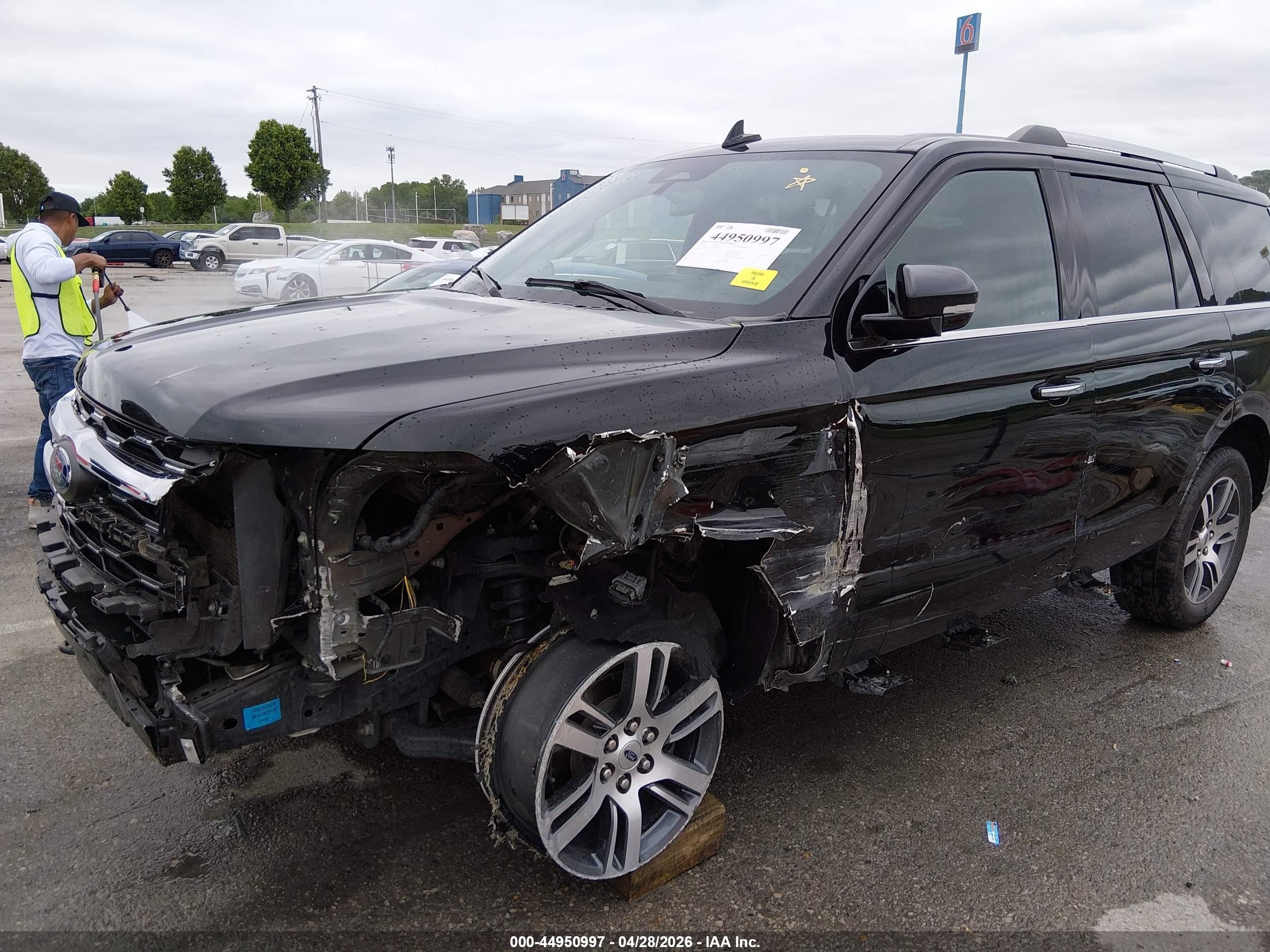 2022 Ford Expedition Limited Черный vin: 1FMJU2AT1NEA41658