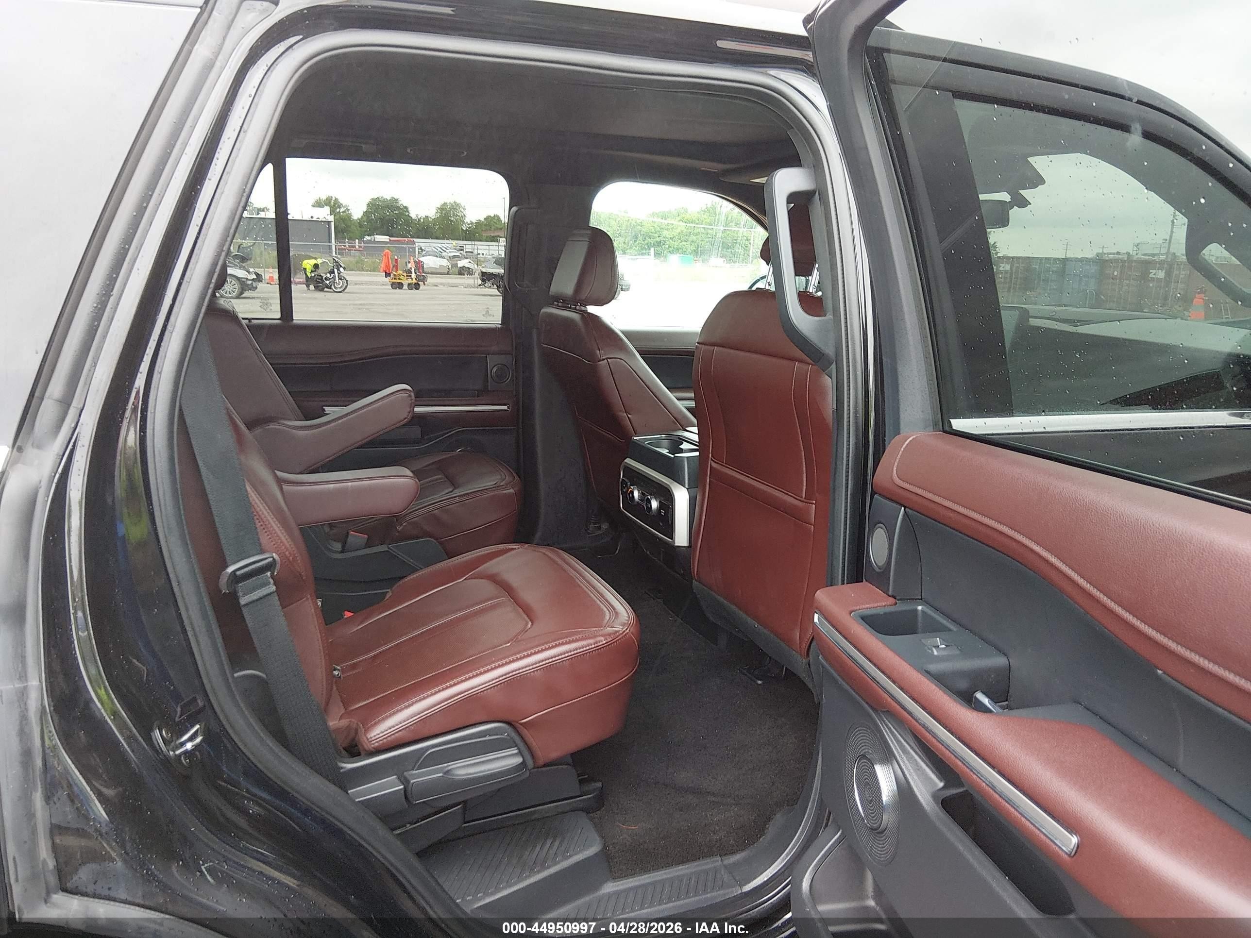 2022 Ford Expedition Limited Черный vin: 1FMJU2AT1NEA41658