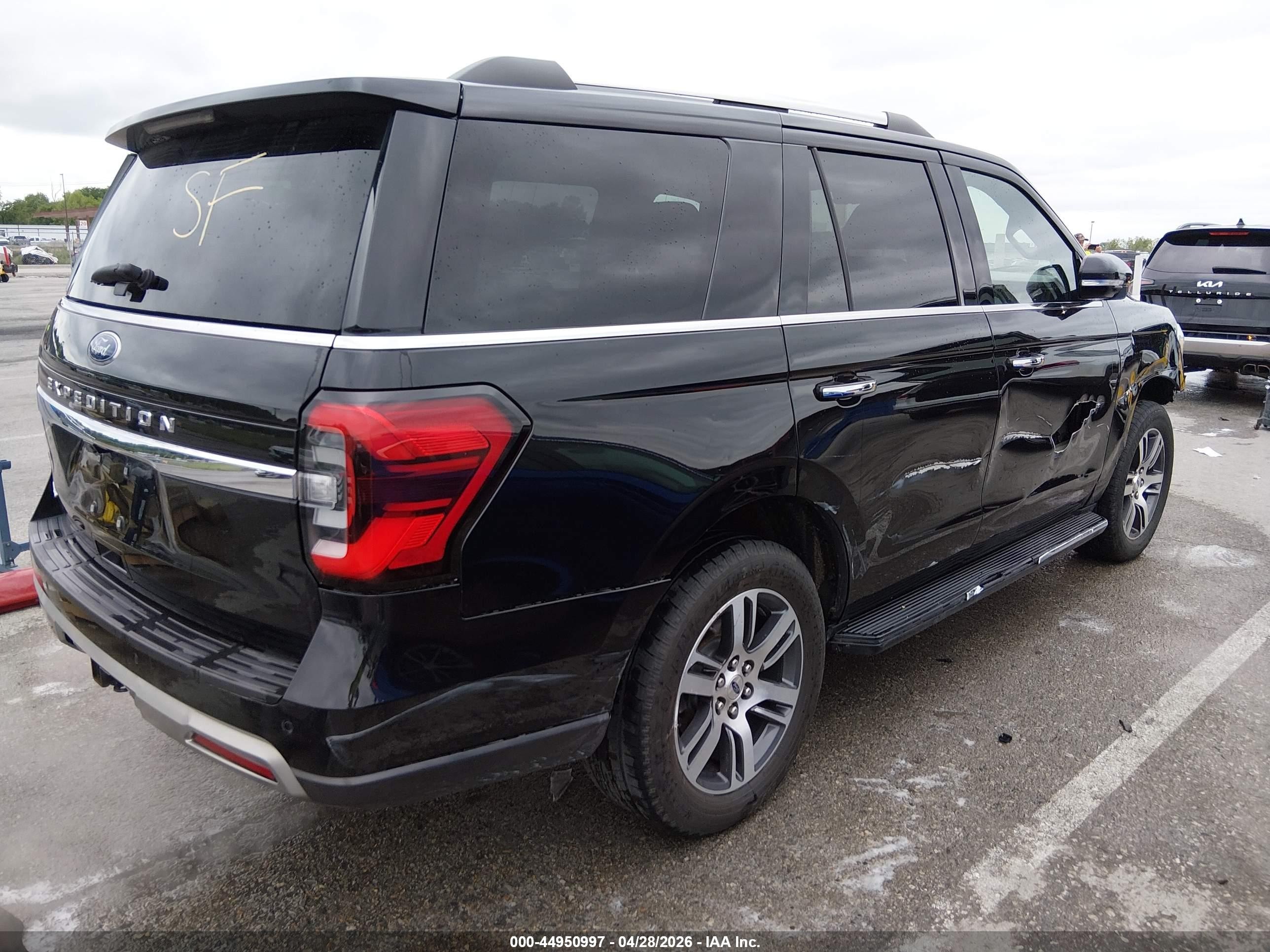 2022 Ford Expedition Limited Черный vin: 1FMJU2AT1NEA41658