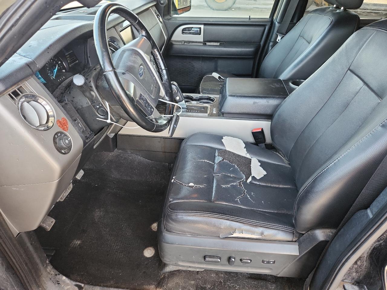 2015 Ford Expedition Limited Черный vin: 1FMJU2ATXFEF07041 Damage: Left Front Seat, Torn, > 12 Inches