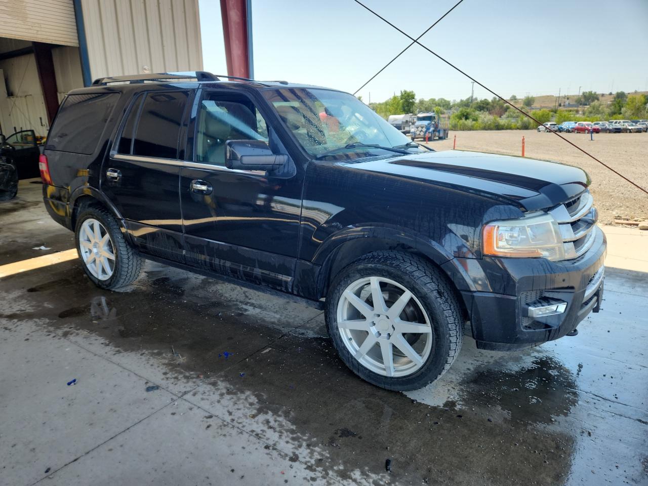 2015 Ford Expedition Limited Черный vin: 1FMJU2ATXFEF07041 Damage: Right Front Fender, Multiple Scratches Heavy, 3