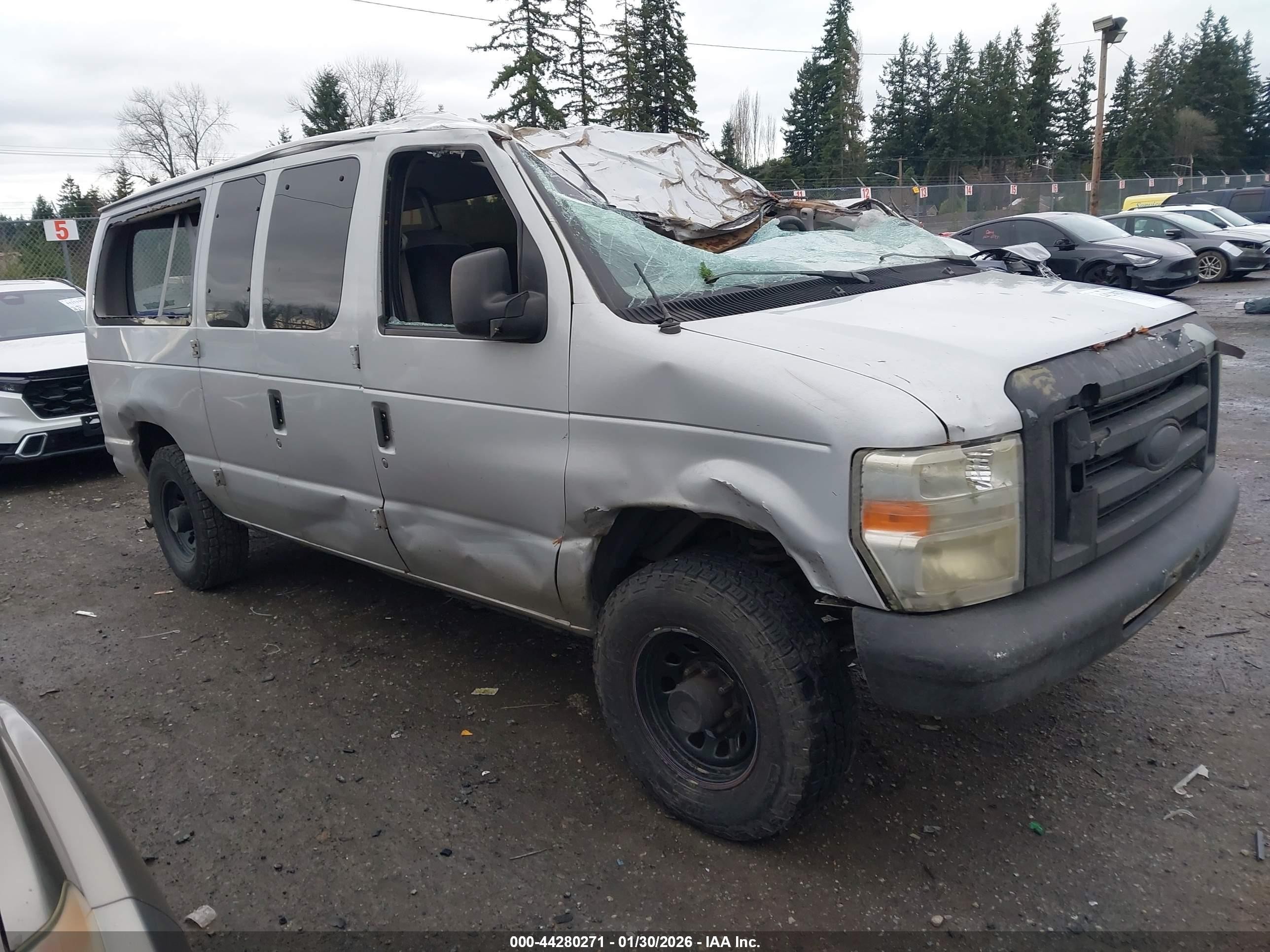 2008 Ford E-150 Xl/xlt Серебряный vin: 1FMNE11L48DA59039