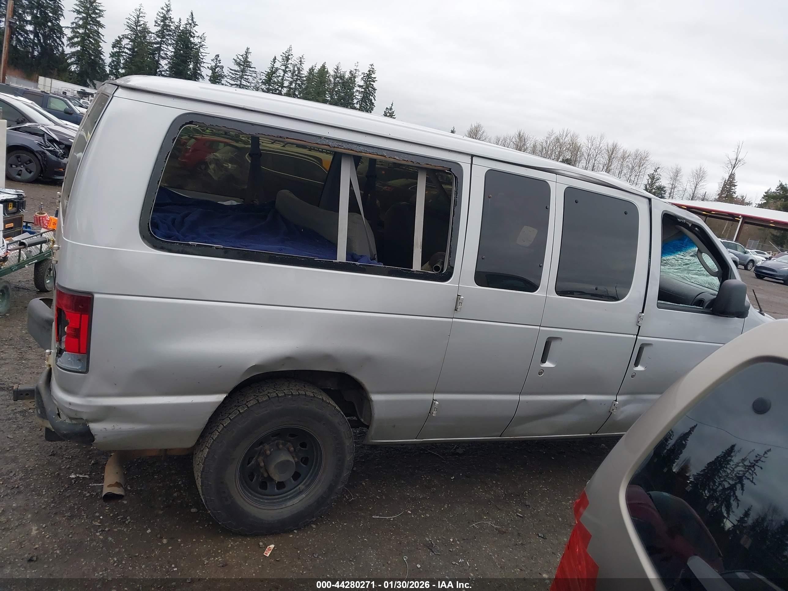 2008 Ford E-150 Xl/xlt Silver vin: 1FMNE11L48DA59039