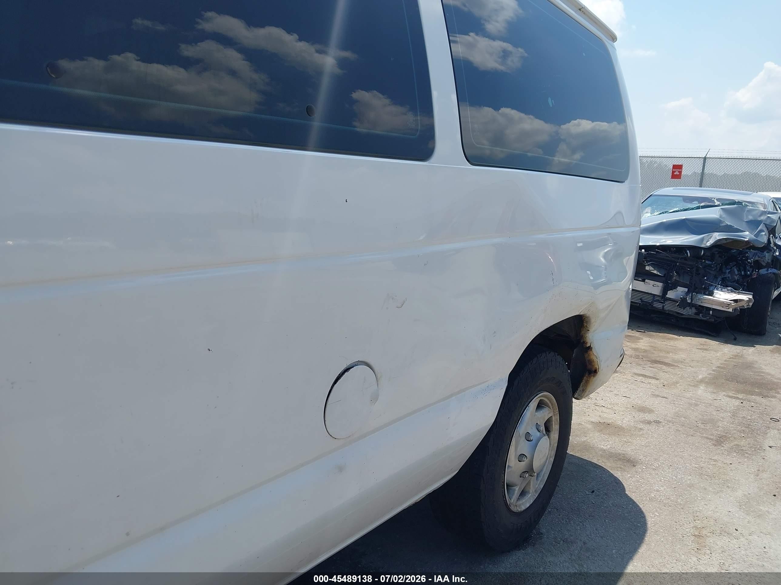 2013 Ford E-150 Xl/xlt White vin: 1FMNE1BL3DDA71708