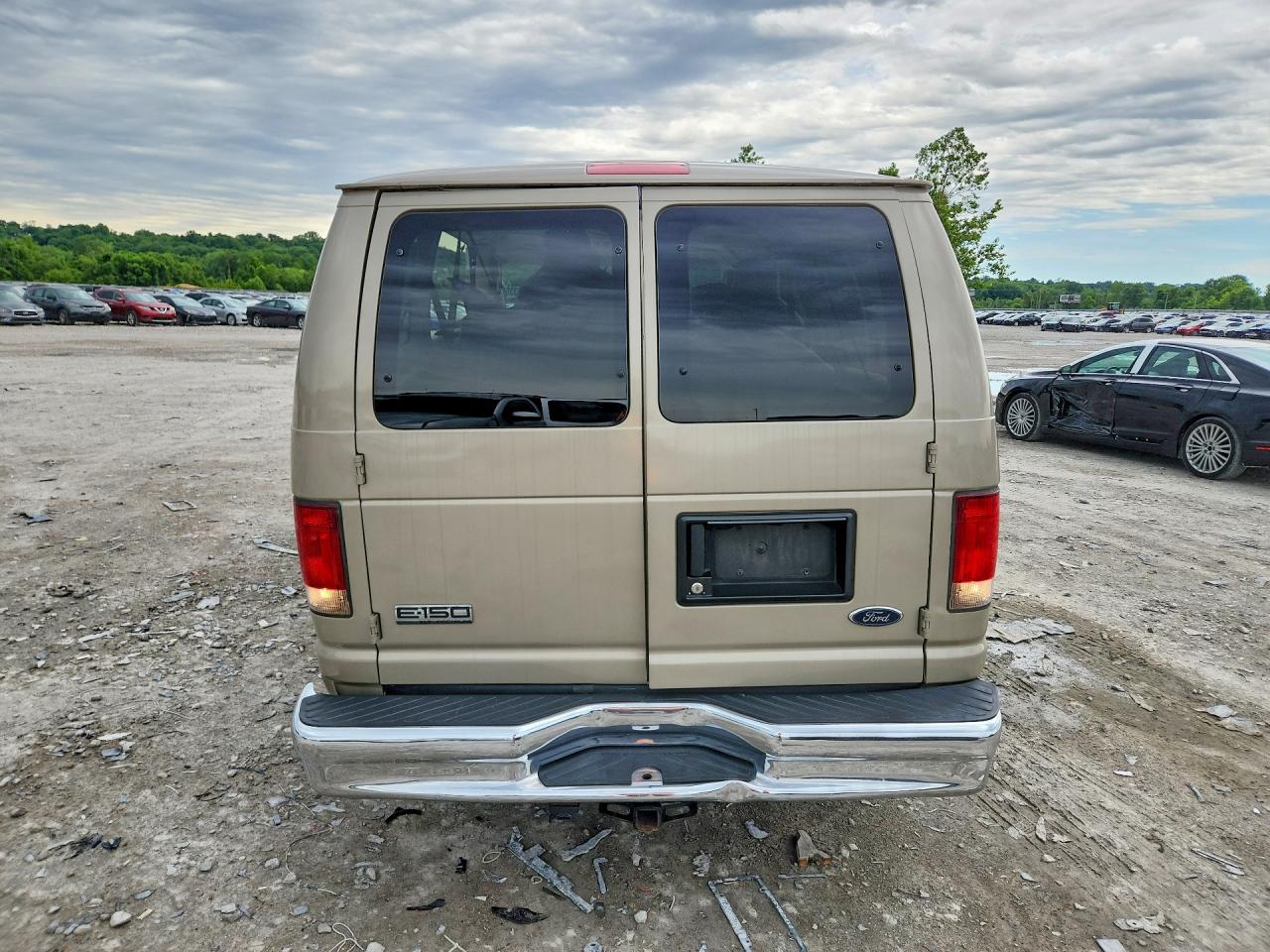 2014 Ford Econoline E150 Wagon Tan vin: 1FMNE1BL4EDA66325