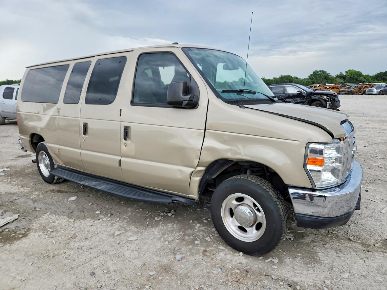 2014 Ford Econoline E150 Wagon Tan vin: 1FMNE1BL4EDA66325