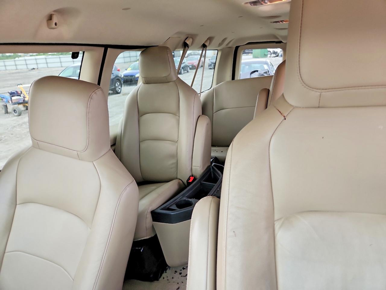 2014 Ford Econoline E150 Wagon Tan vin: 1FMNE1BL4EDA66325