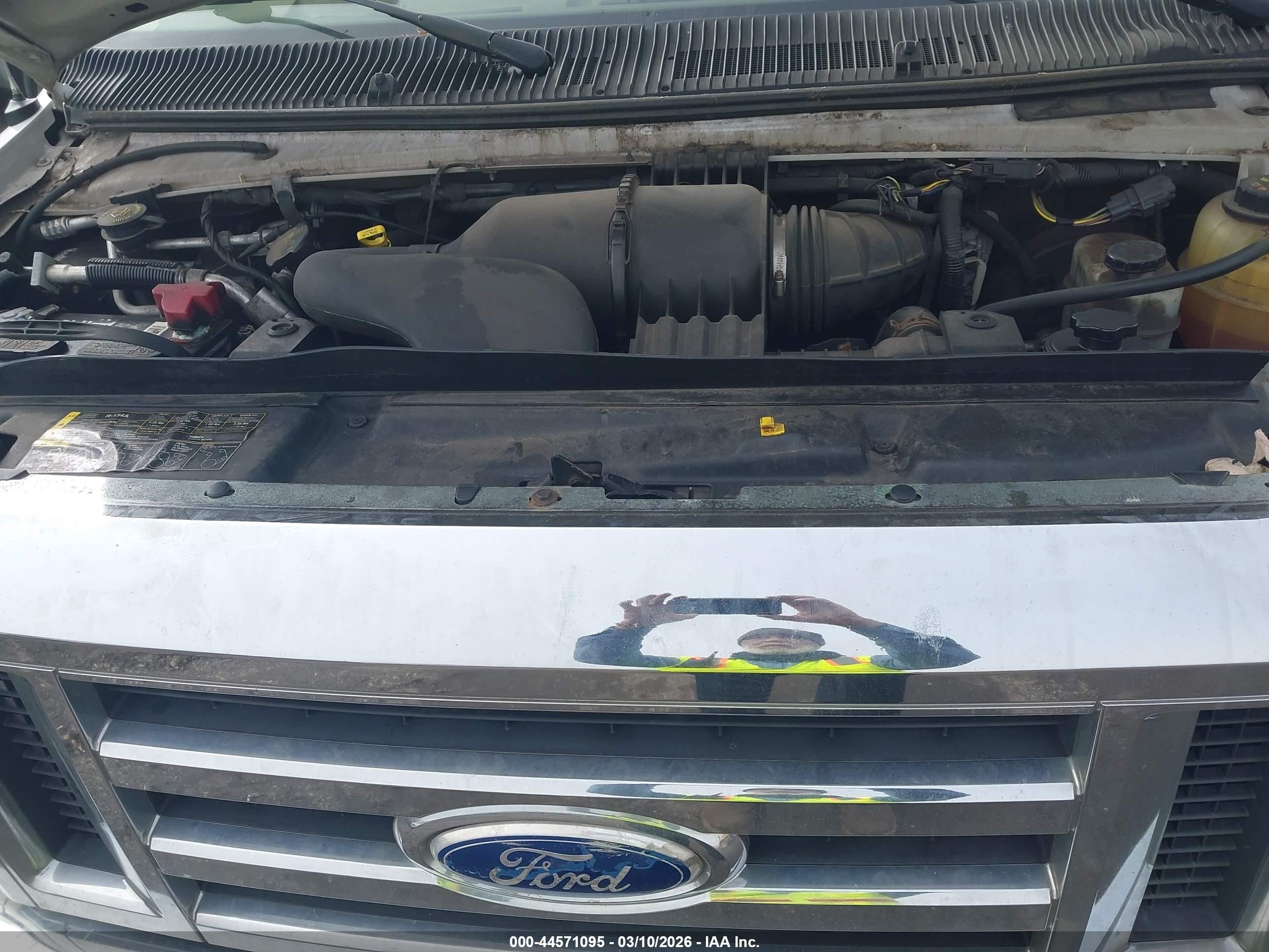 2013 Ford E-150 Xlt White vin: 1FMNE1BL9DDA91347