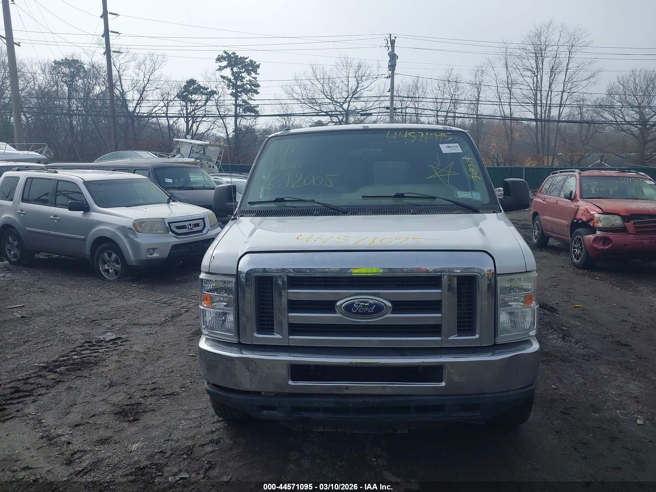 2013 Ford E-150 Xlt White vin: 1FMNE1BL9DDA91347