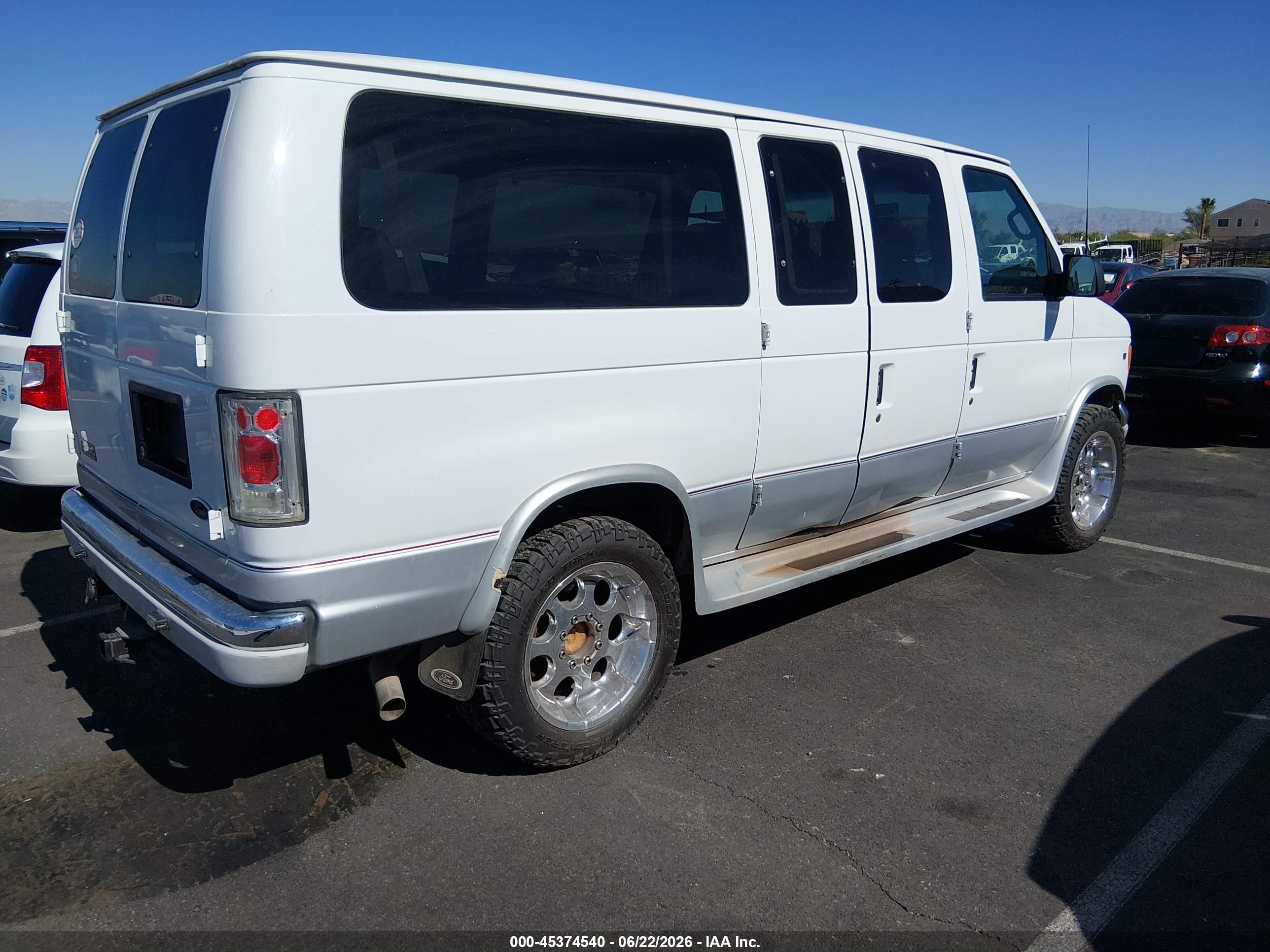 2001 Ford E-350 Super Duty Xl/xlt White vin: 1FMNE31L01HA93120