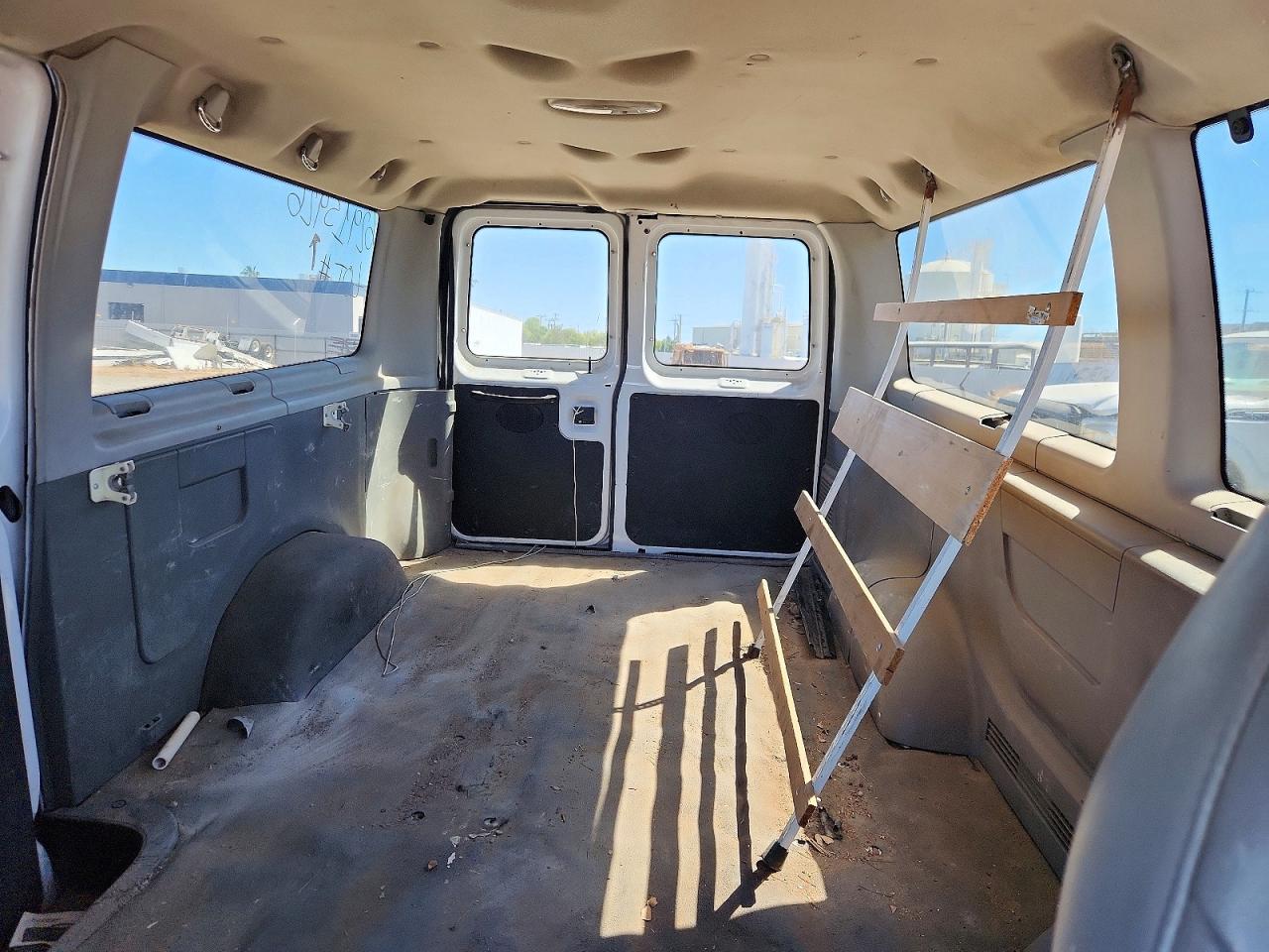 2006 Ford Econoline E350 Super Duty Wagon White vin: 1FMNE31L46HB42276