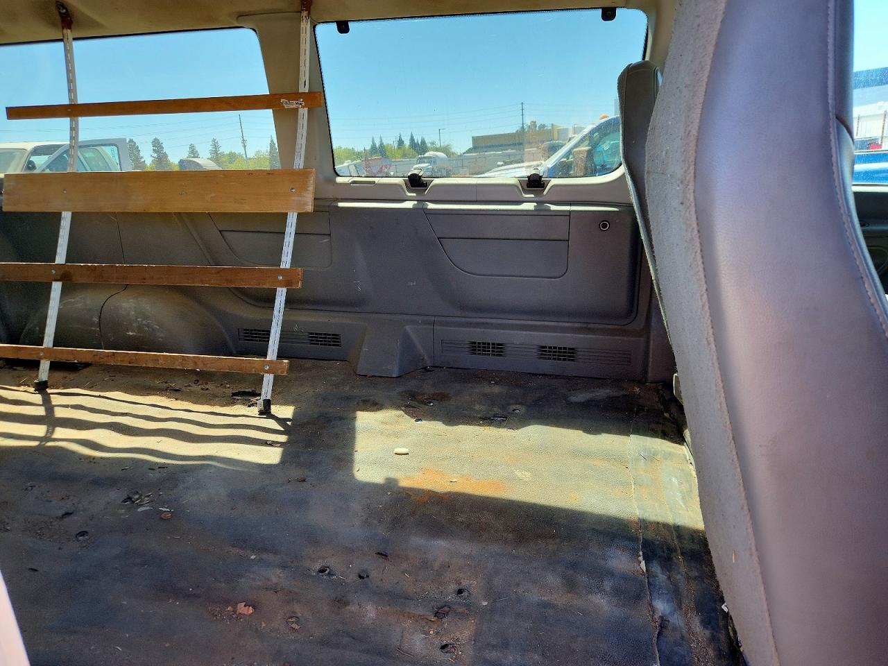 2006 Ford Econoline E350 Super Duty Wagon White vin: 1FMNE31L46HB42276
