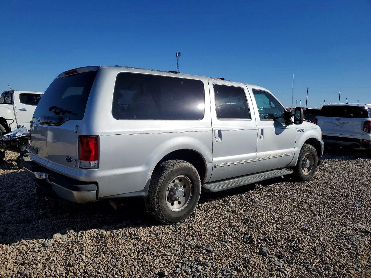 2000 Ford Excursion Xlt Серебряный vin: 1FMNU40FXYEC87301