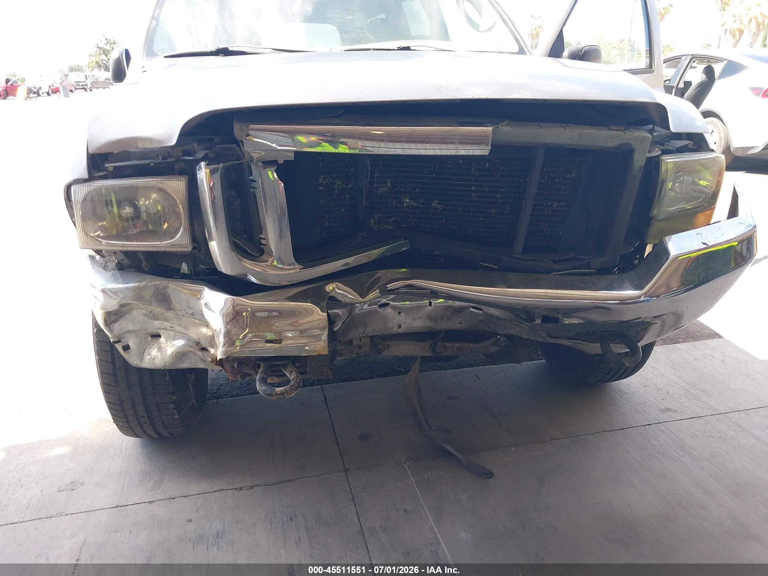 2004 Ford Excursion Xls/xlt Silver vin: 1FMNU40LX4EB01854
