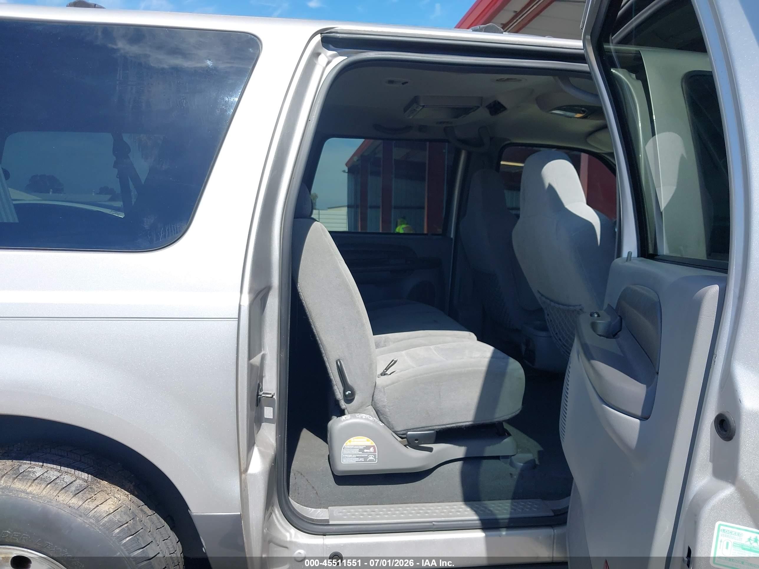 2004 Ford Excursion Xls/xlt Silver vin: 1FMNU40LX4EB01854