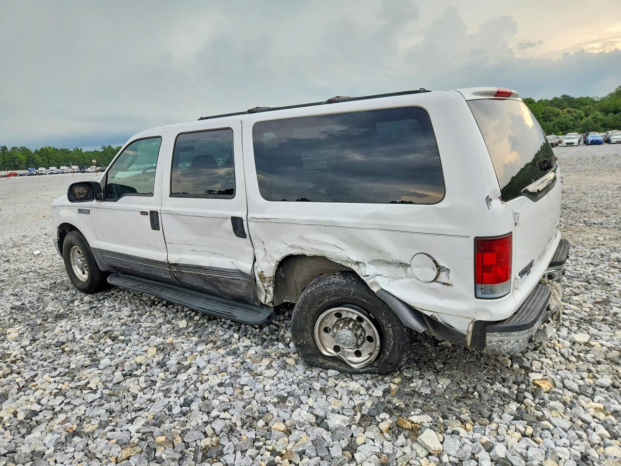 2005 Ford Excursion Xlt White vin: 1FMNU40S05EB81738