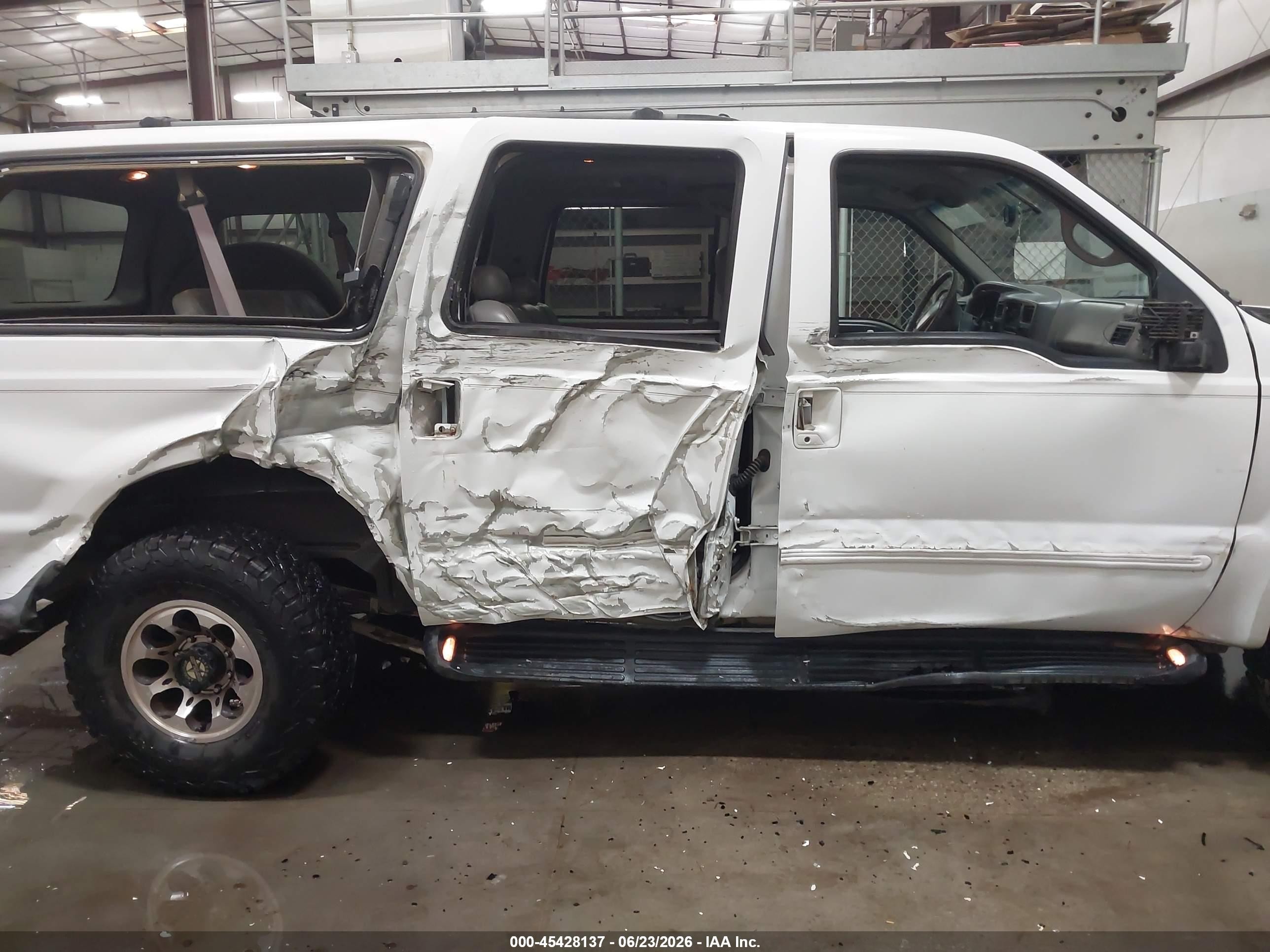 2000 Ford Excursion Xlt White vin: 1FMNU41S7YEB40137