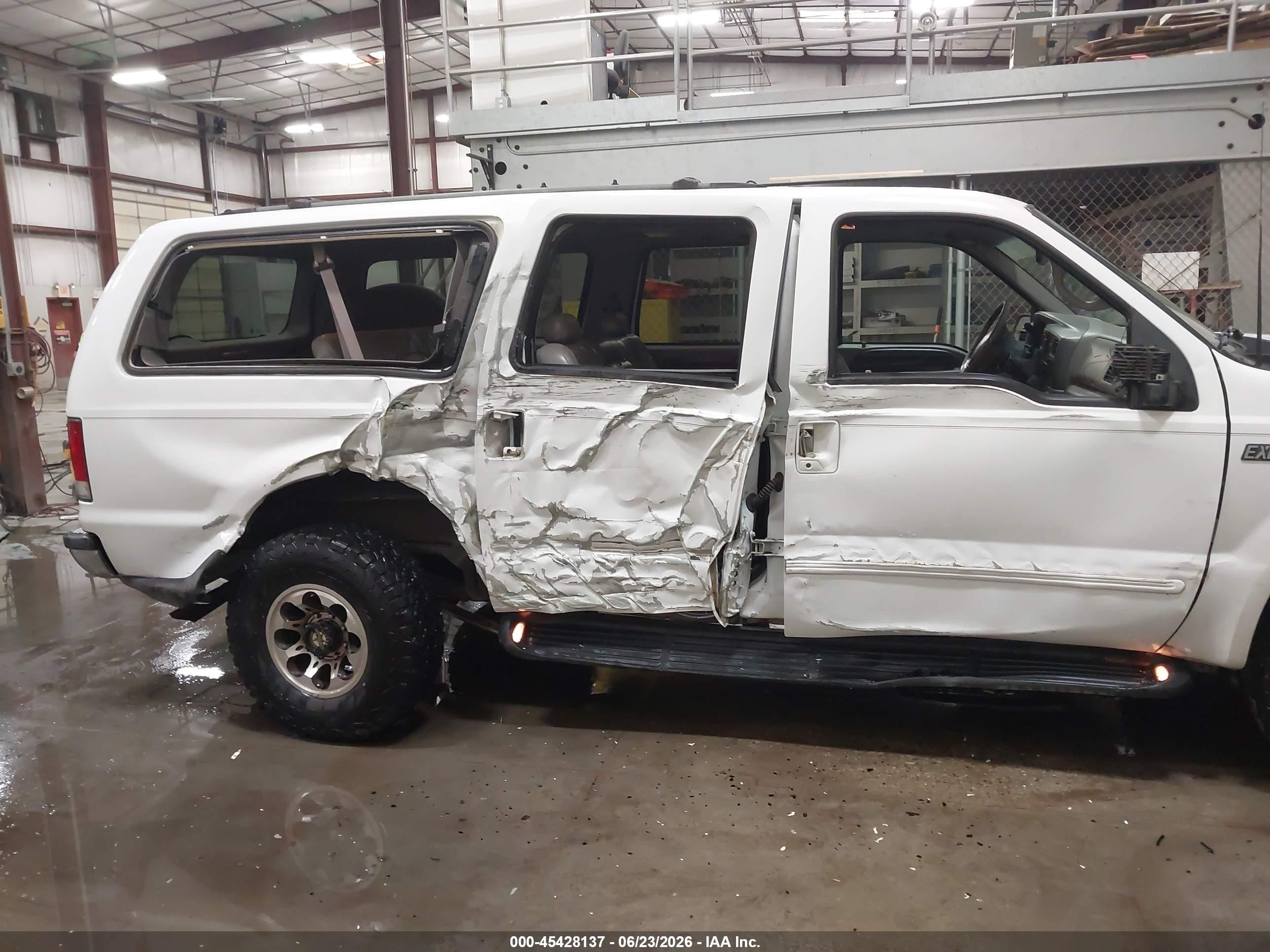 2000 Ford Excursion Xlt White vin: 1FMNU41S7YEB40137