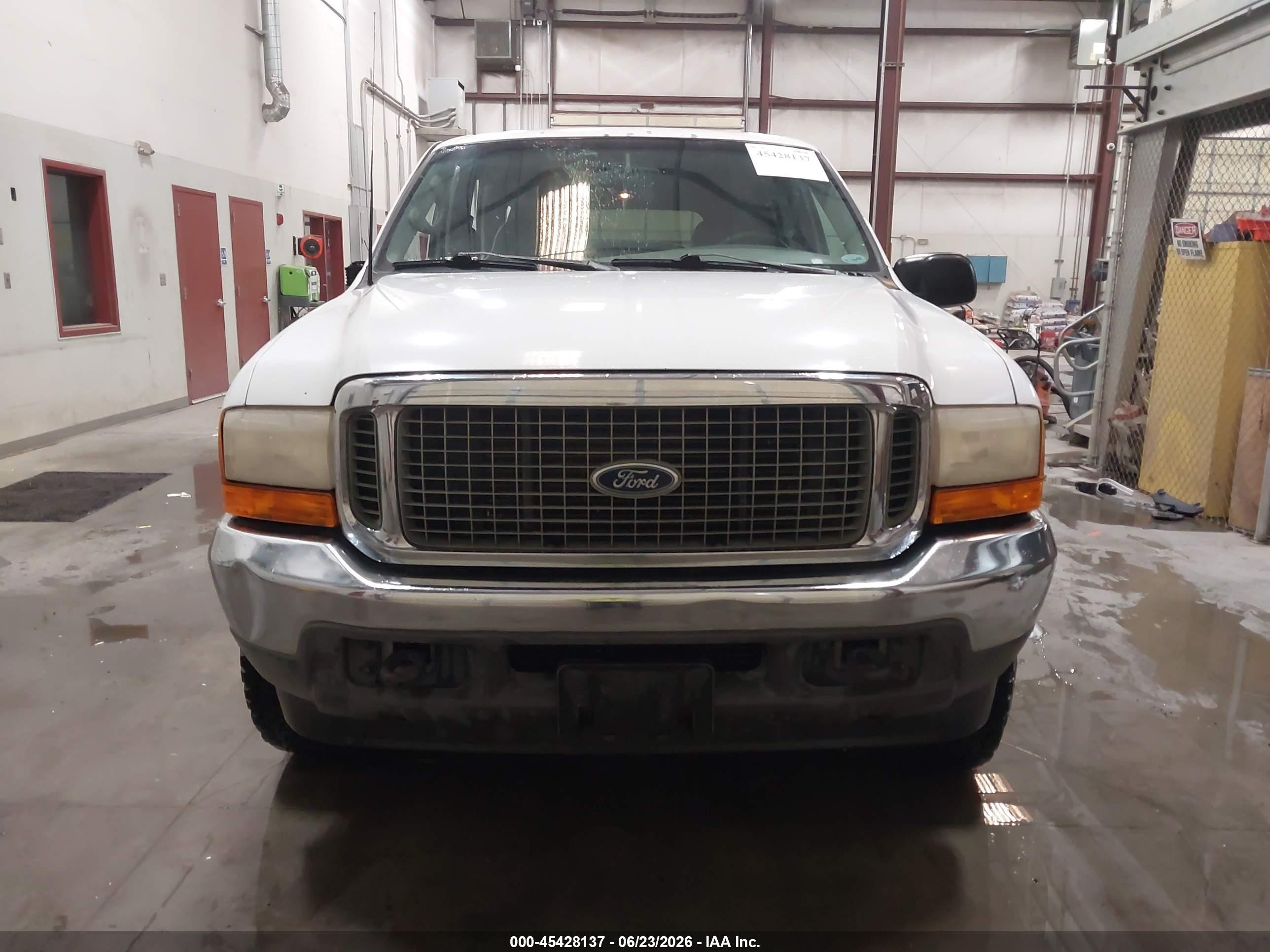 2000 Ford Excursion Xlt White vin: 1FMNU41S7YEB40137