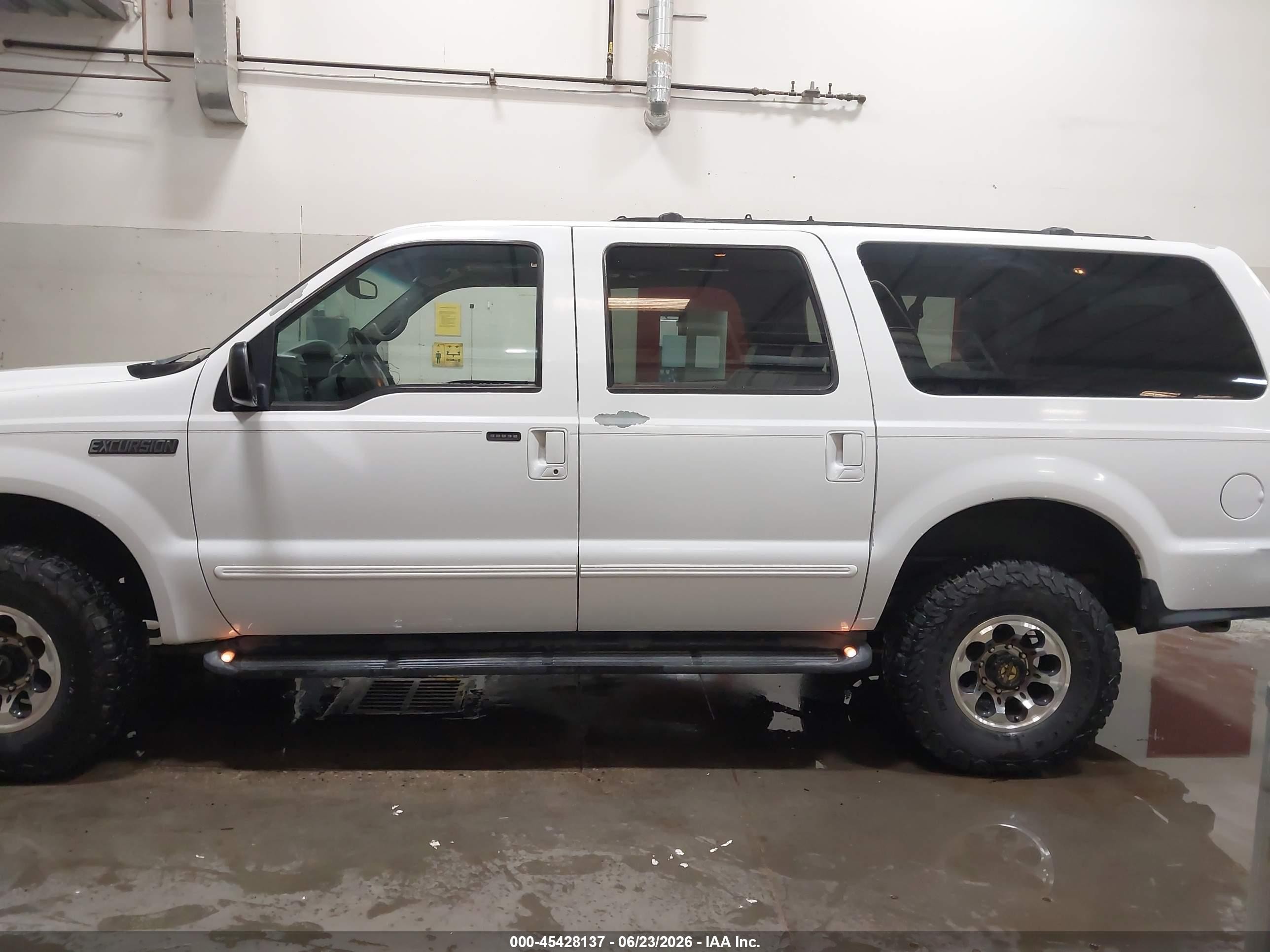 2000 Ford Excursion Xlt White vin: 1FMNU41S7YEB40137