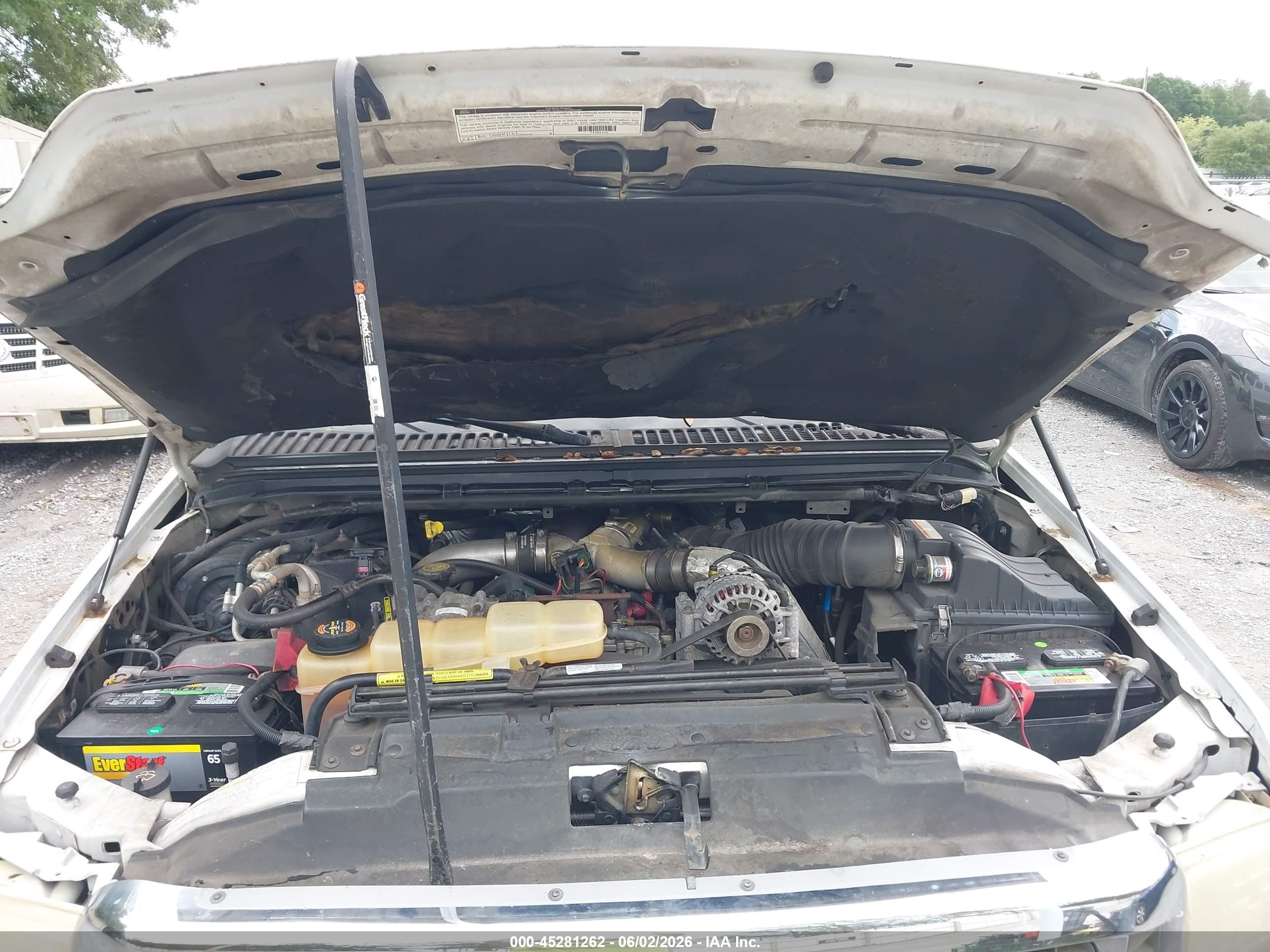 2001 Ford Excursion Limited White vin: 1FMNU42F11EB46118