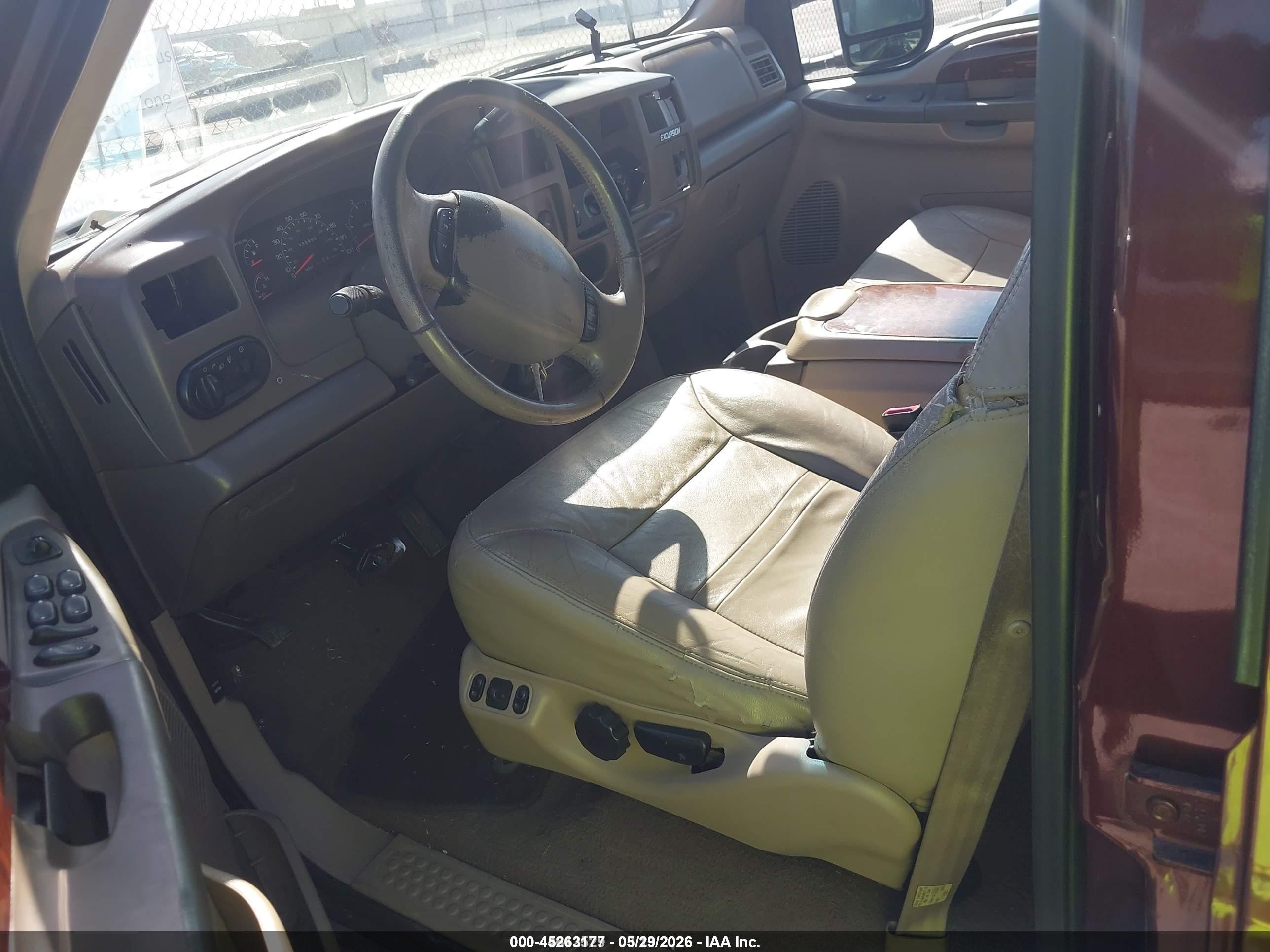 2001 Ford Excursion Limited Burgundy vin: 1FMNU42F61EA09109