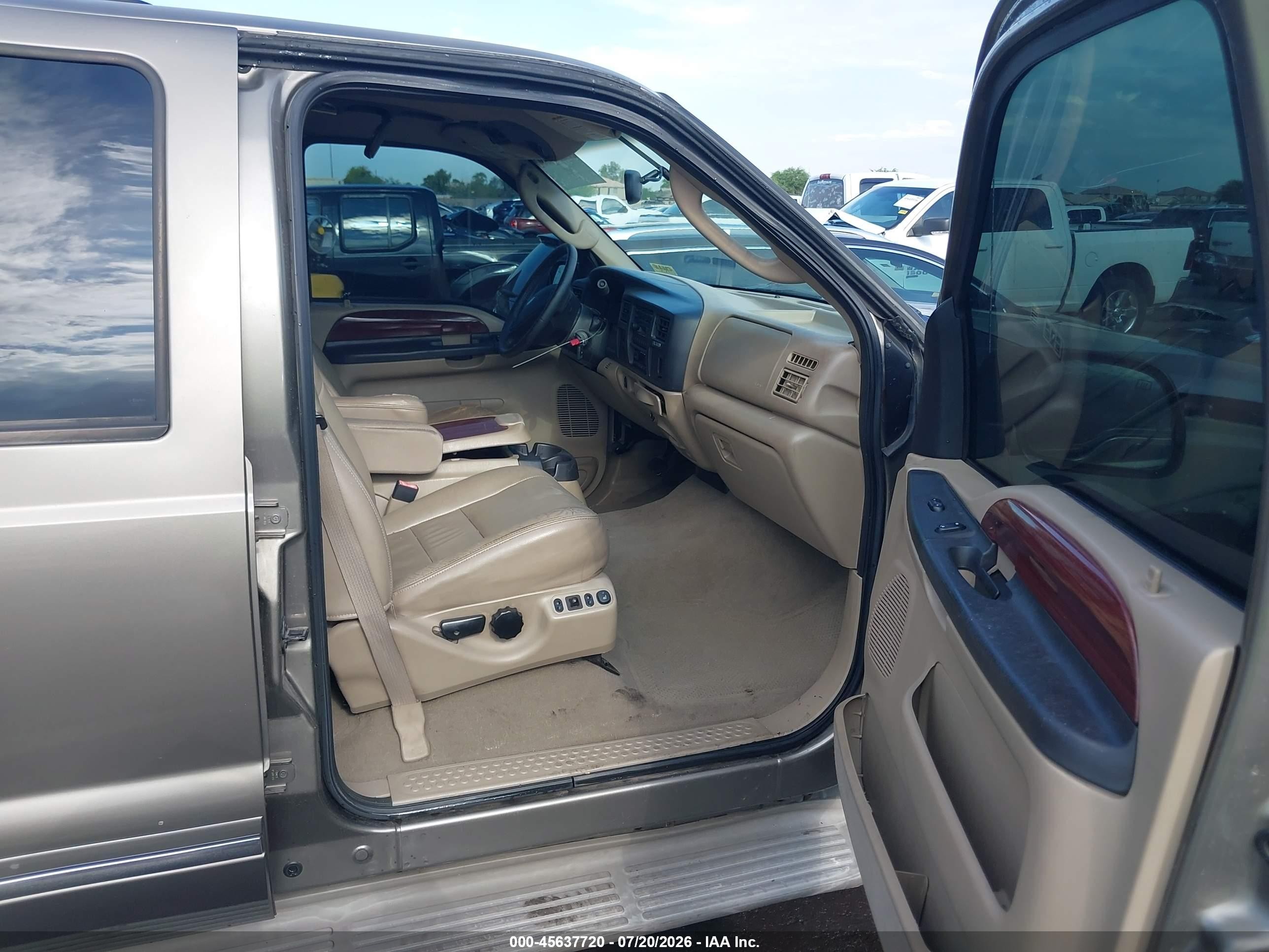 2005 Ford Excursion Limited Champagne vin: 1FMNU42L15EC66318
